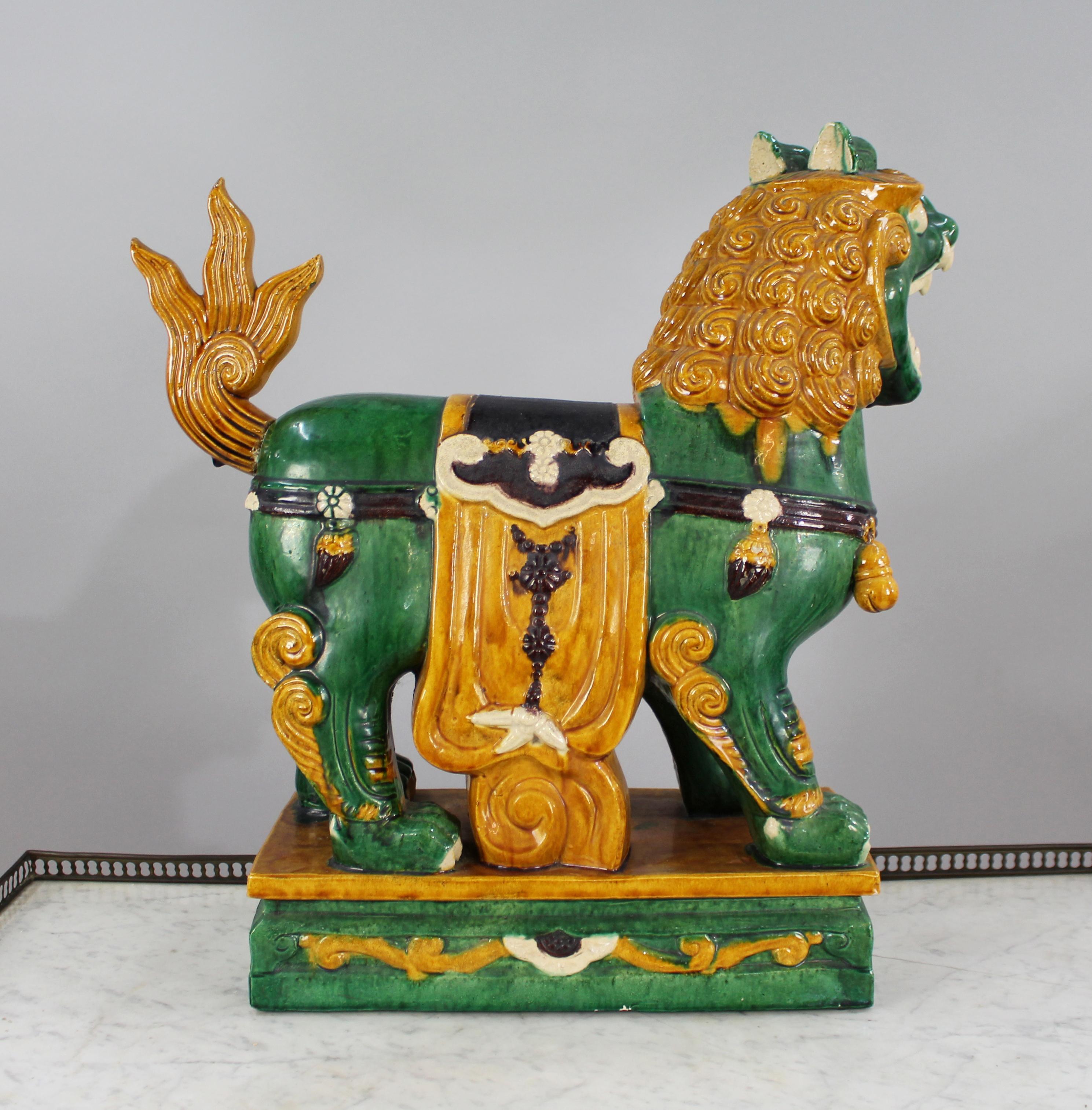 20th Century Vintage Ceramic Chinese Foo Dog Guardian Lion For Sale