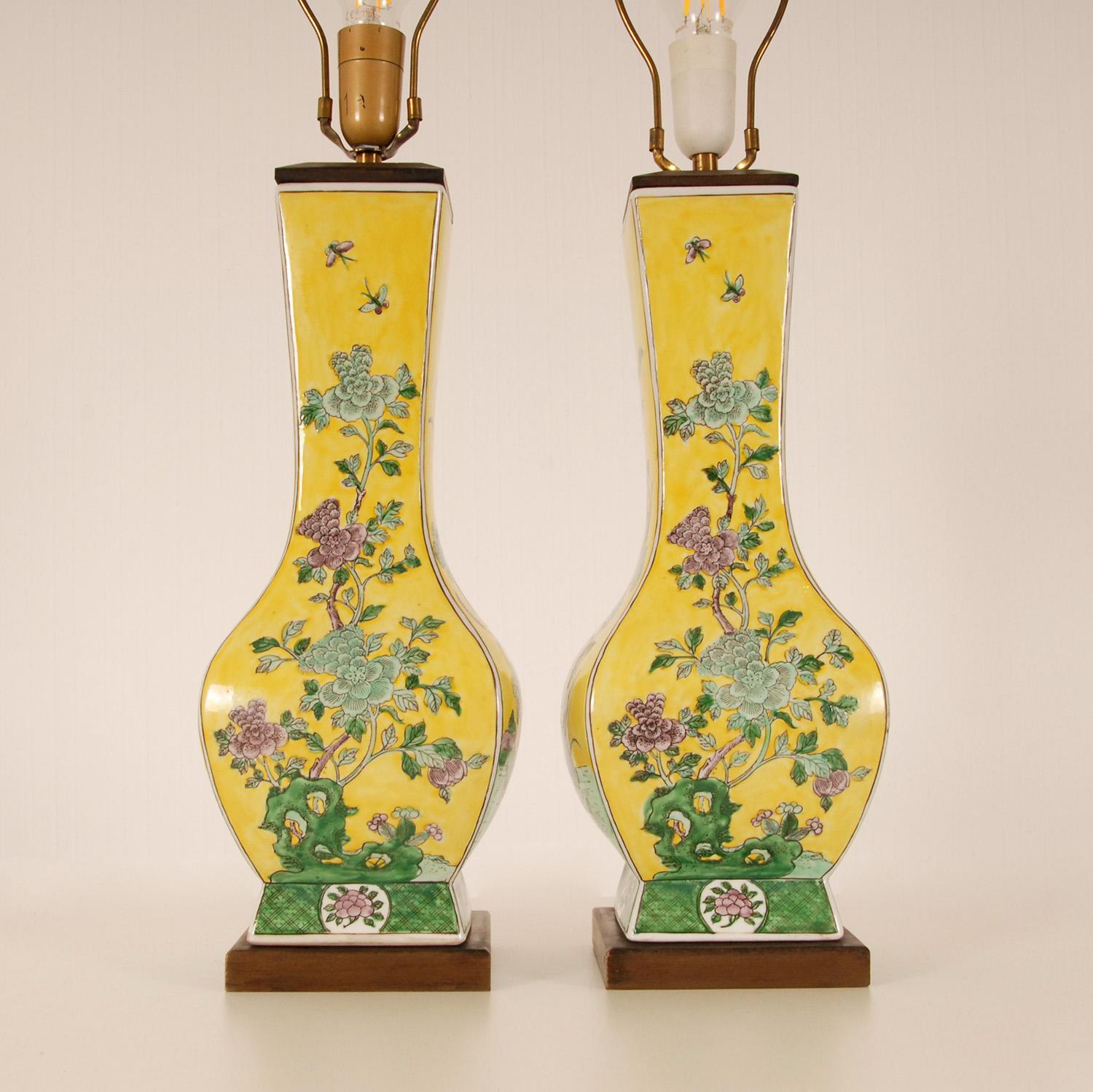 Vintage Ceramic Chinoiserie Lamps Famille Jaune and Famille Verte Table Lamps In Good Condition In Wommelgem, VAN