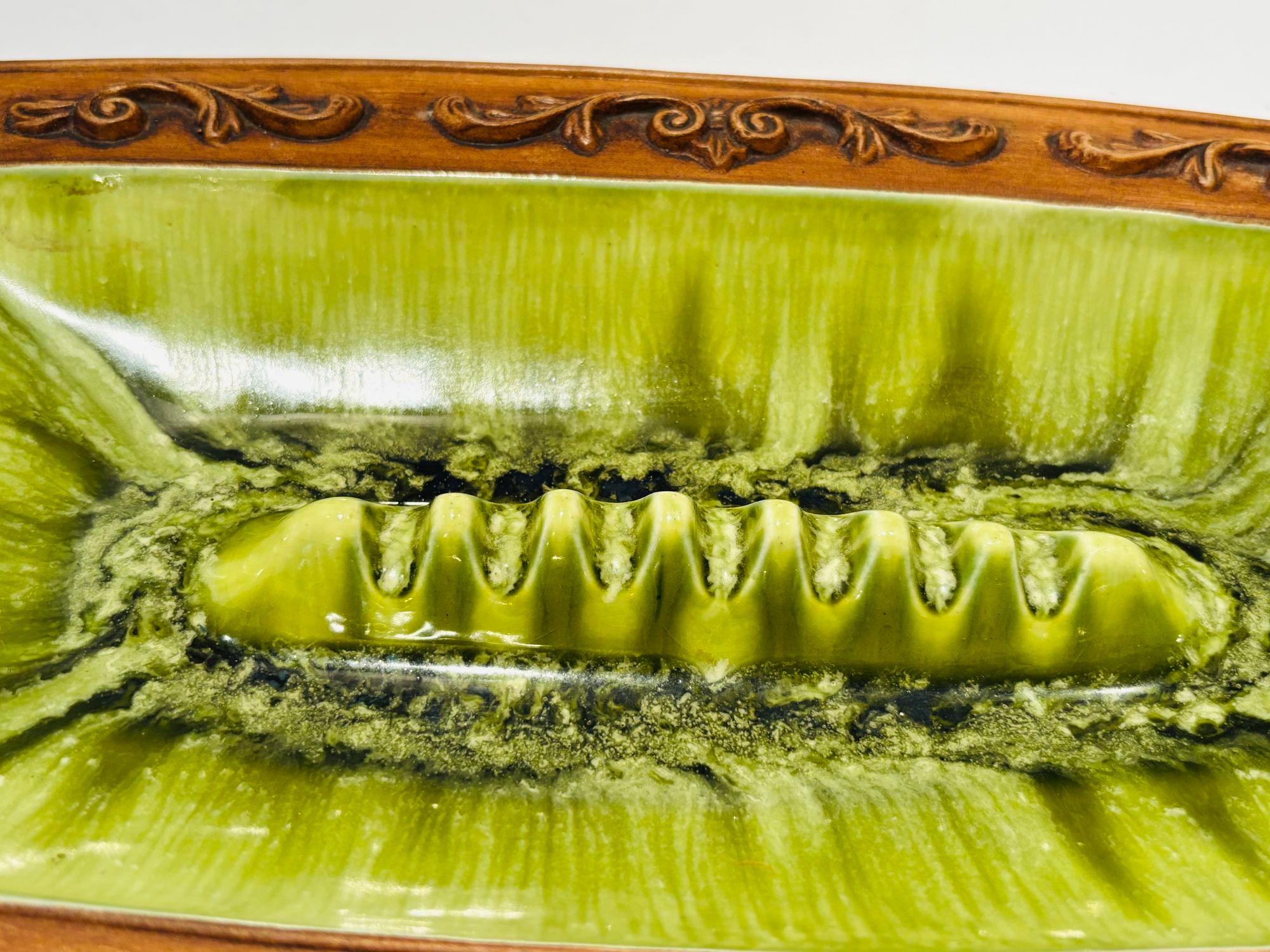 Cenicero de cerámica vintage para puros Esmaltado en verde y marrón de Treasure Craft USA Estadounidense en venta