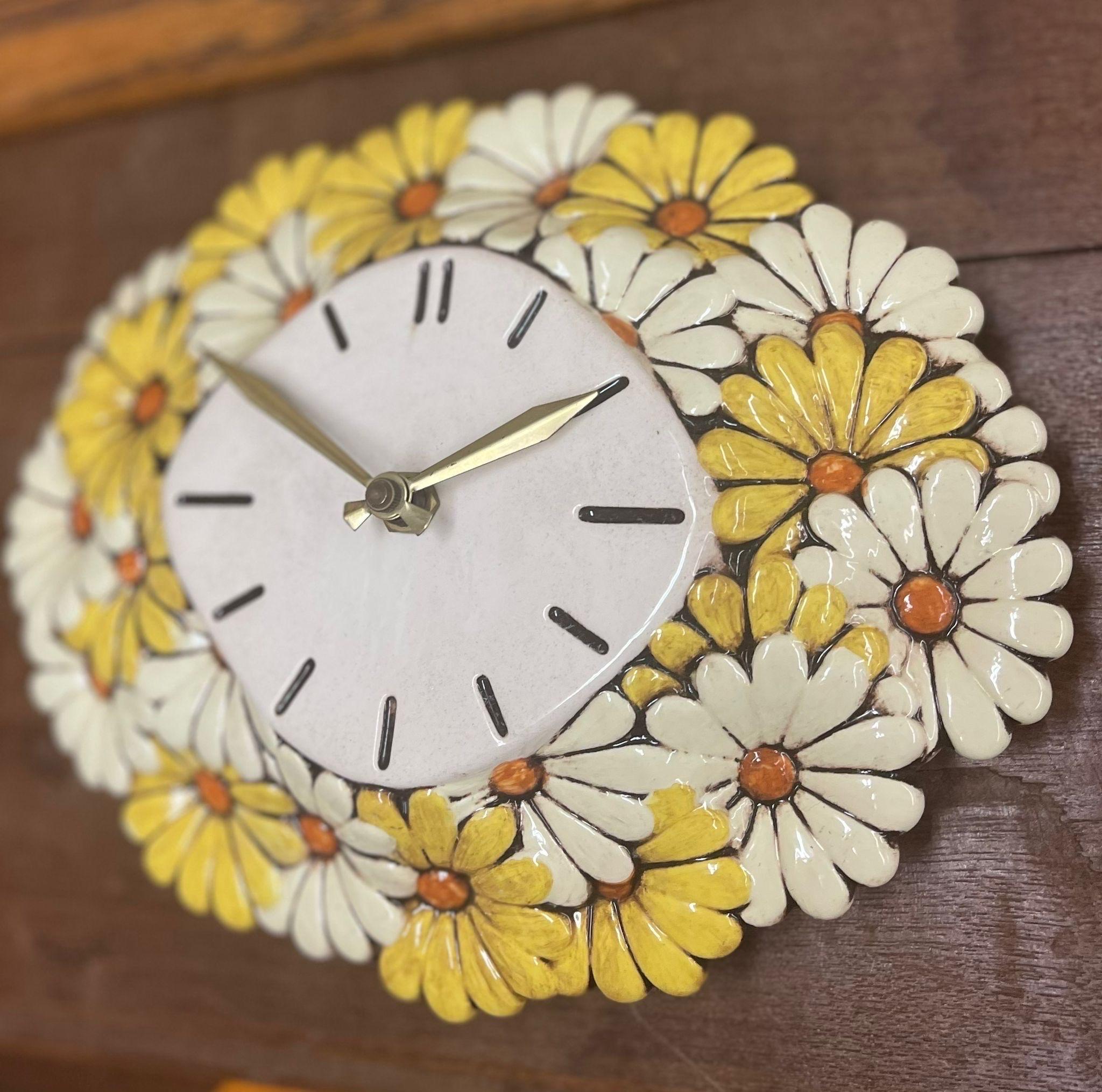 Mid-Century Modern Vintage Ceramic Daisy Wall Clock Atlantic Mold  For Sale