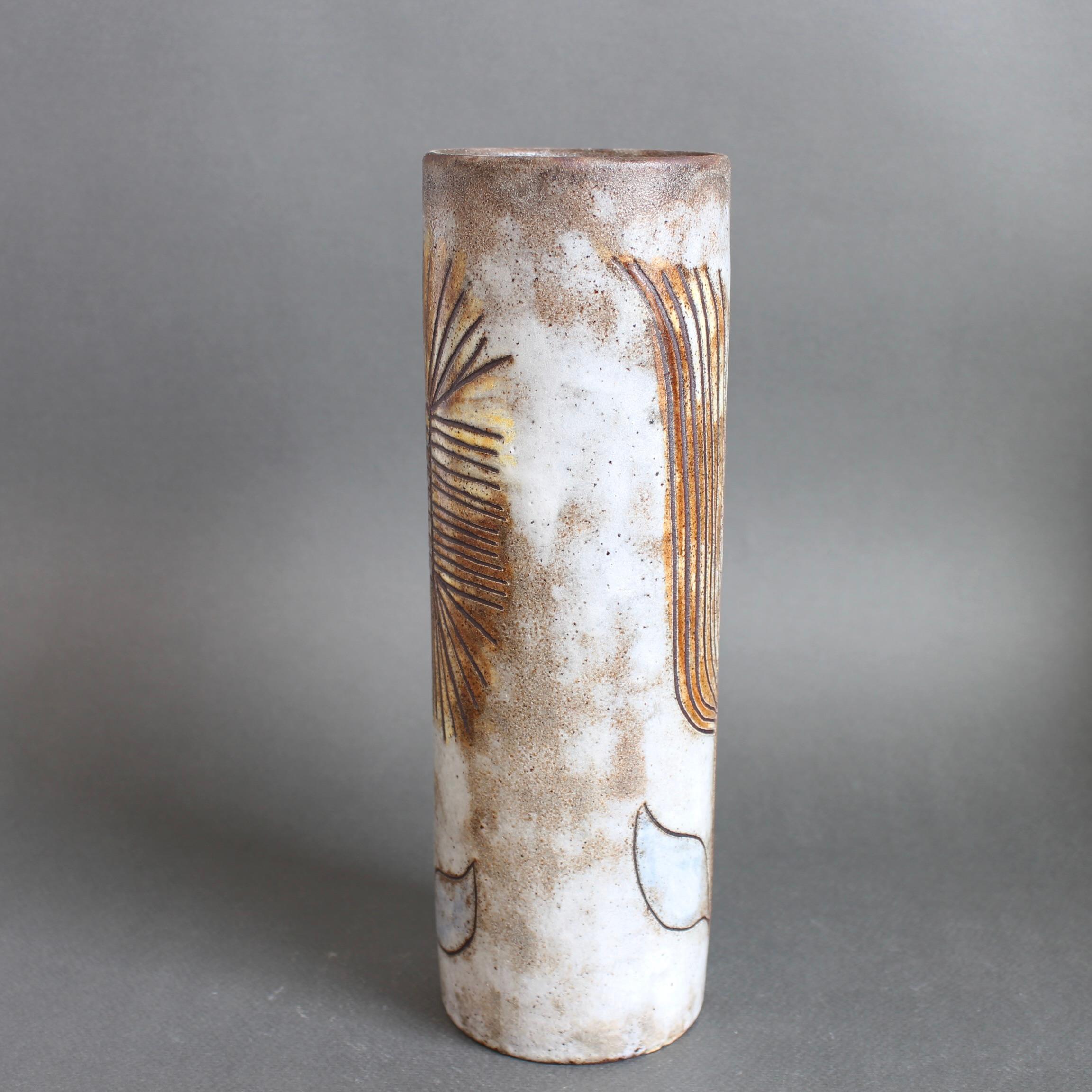 Dekorative Vase aus Keramik von Alexandre Kostanda (ca. 1960er Jahre) (Mitte des 20. Jahrhunderts) im Angebot
