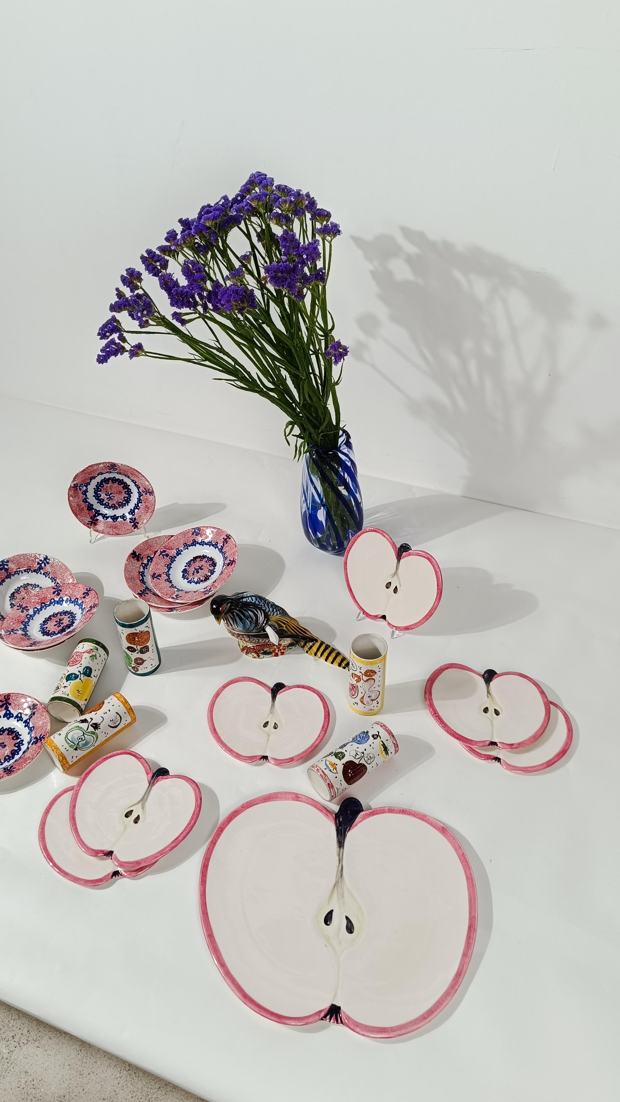 Vintage Ceramic Dessert Set Plates in Apple shape, Ernestine style, Italy 70s (Handgefertigt) im Angebot