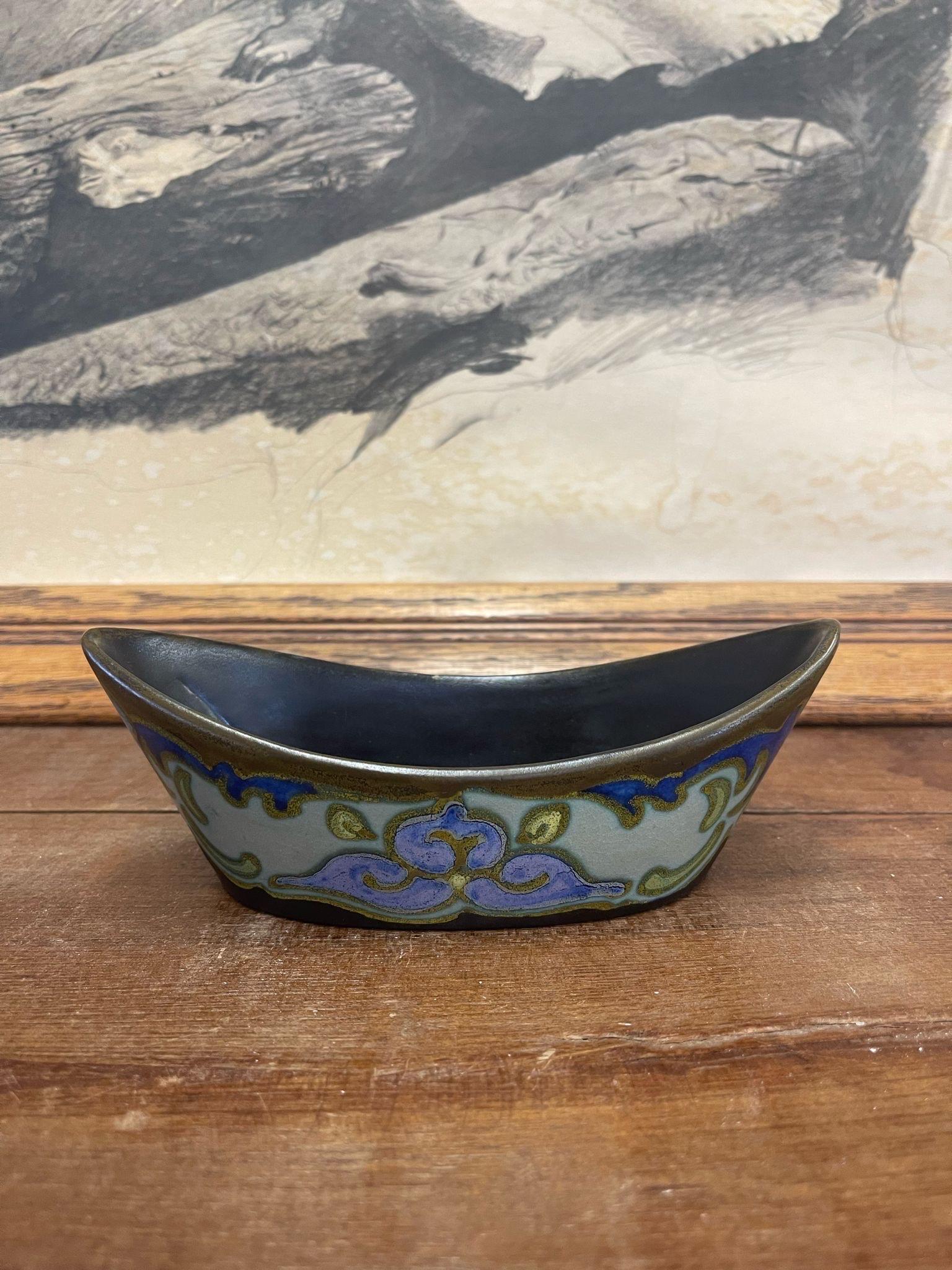 Mid-Century Modern Vintage Ceramic Dish With Abstract Floral Motif. Imported From Holland. For Sale