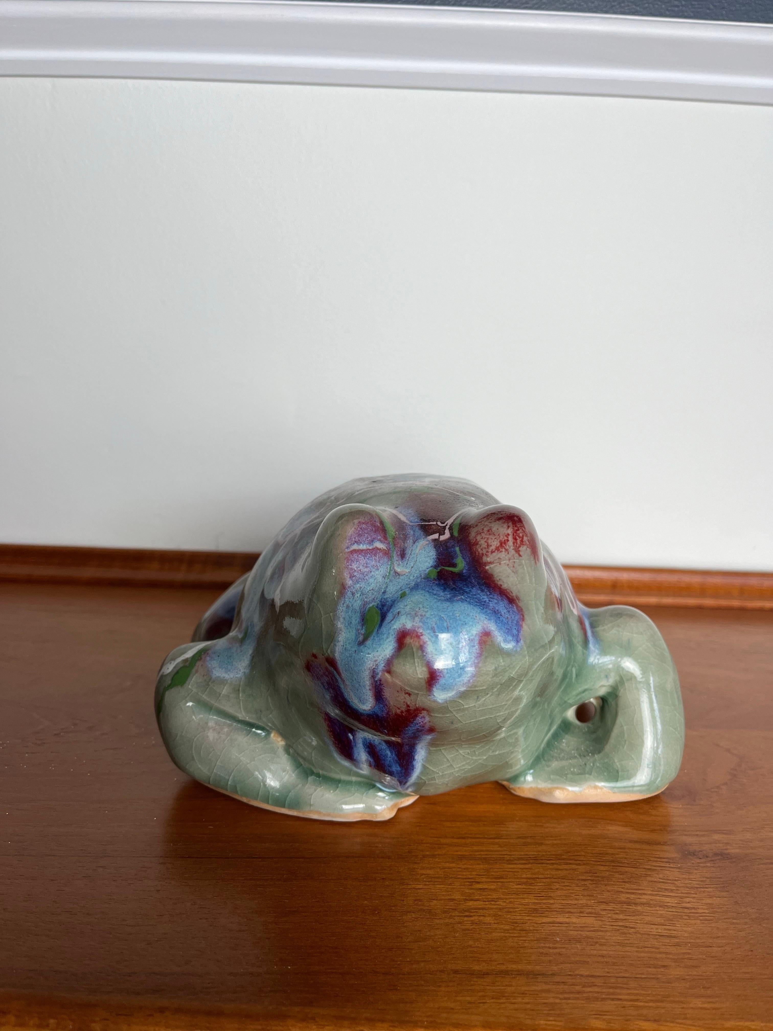 XX secolo Rana vintage in ceramica con smalto a goccia in vendita
