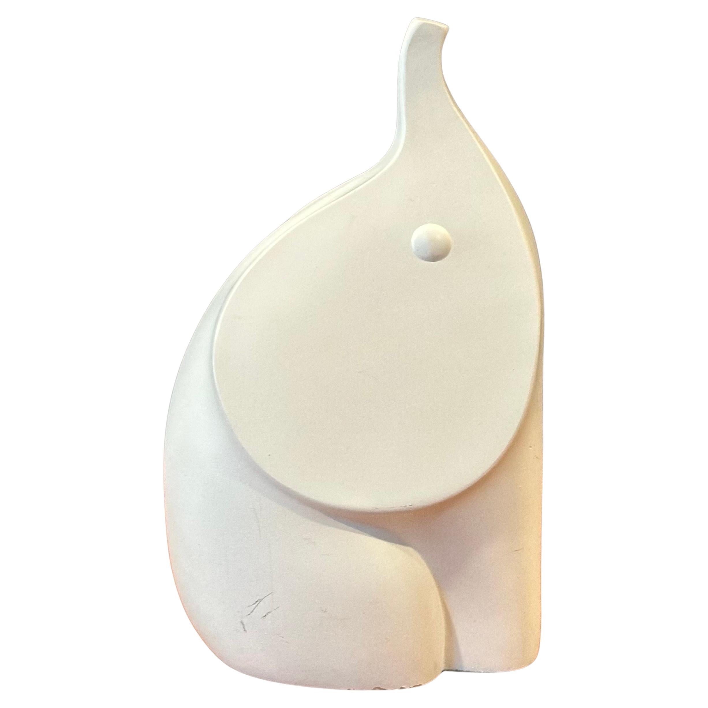 Cinese Scultura di elefante in ceramica vintage di Jonathan Adler in vendita