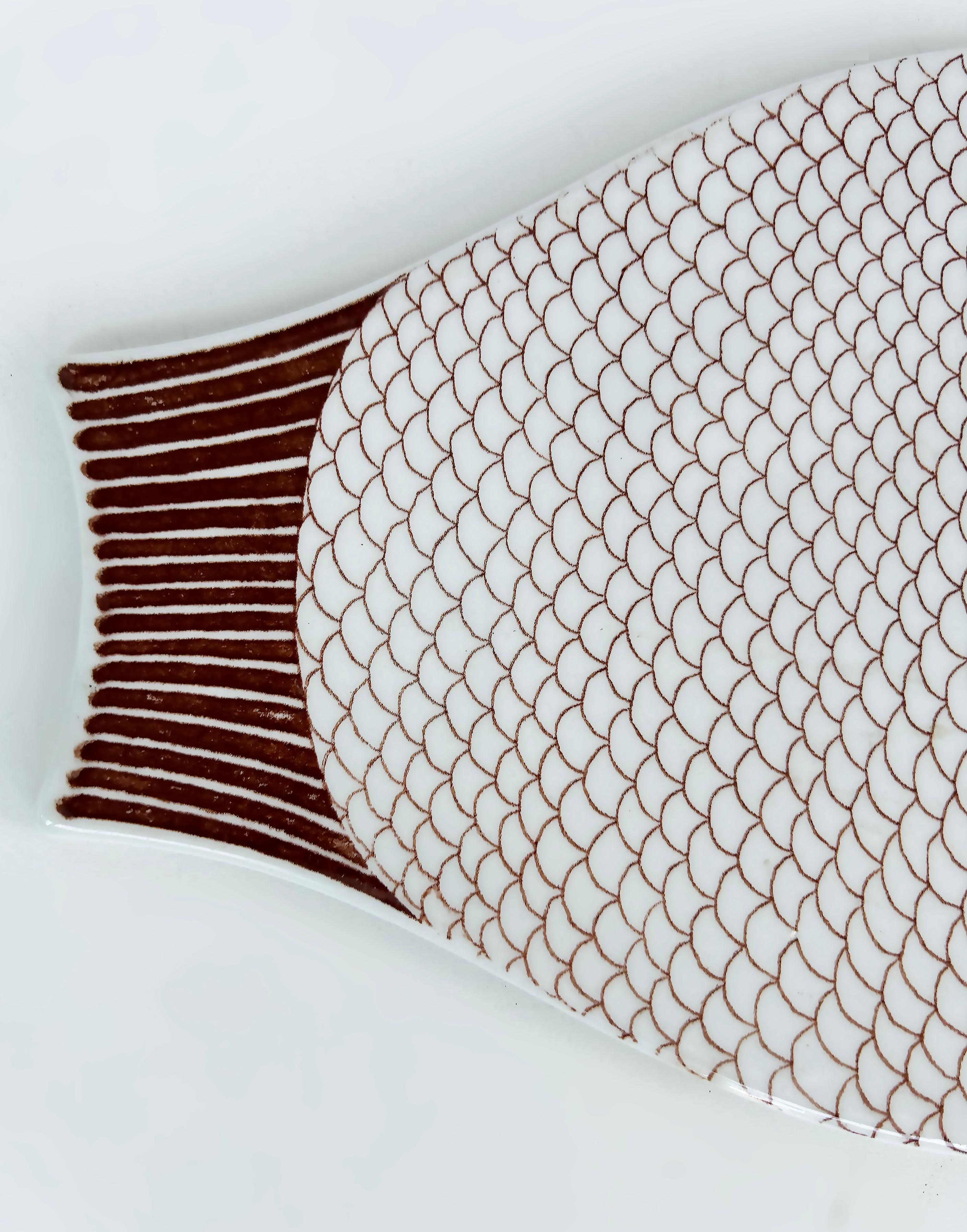 Vintage-Fischservierteller aus Keramik im modernen dänischen Stil (Moderne) im Angebot