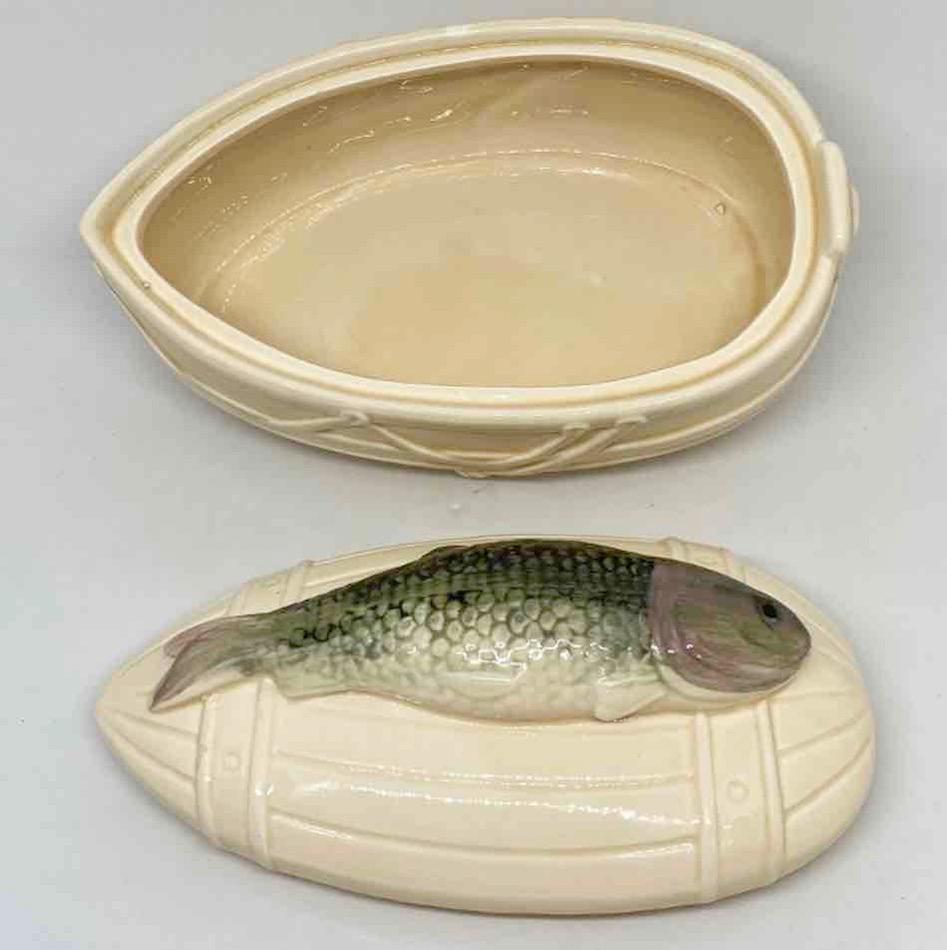 Vintage Ceramic Fish Tureen for Marinated Herring or Trout Dinnerware For Sale 5