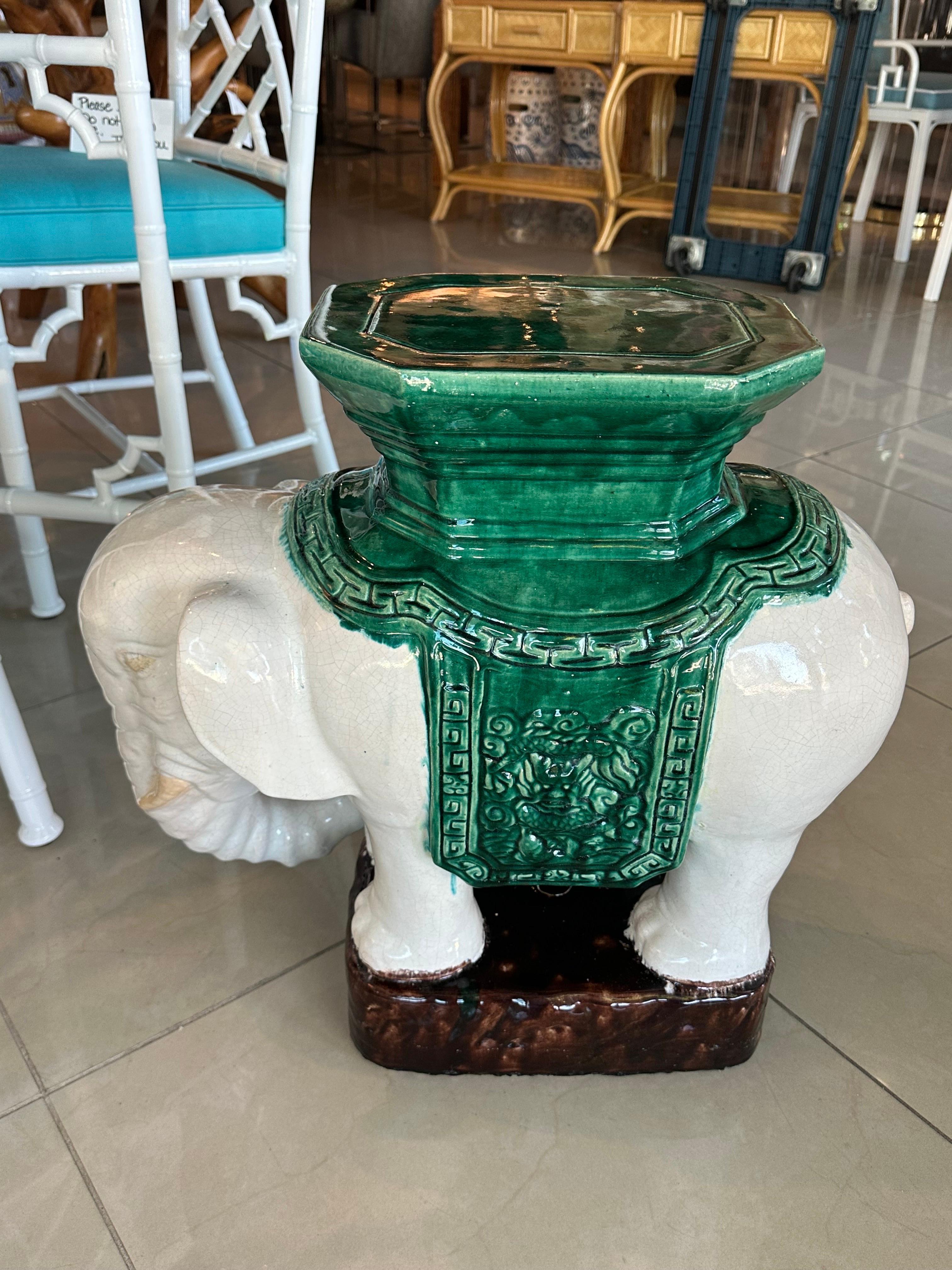 Vintage Ceramic Green Elephant Garden Stool Stand Drink Table Seat Hong Kong  In Good Condition For Sale In West Palm Beach, FL