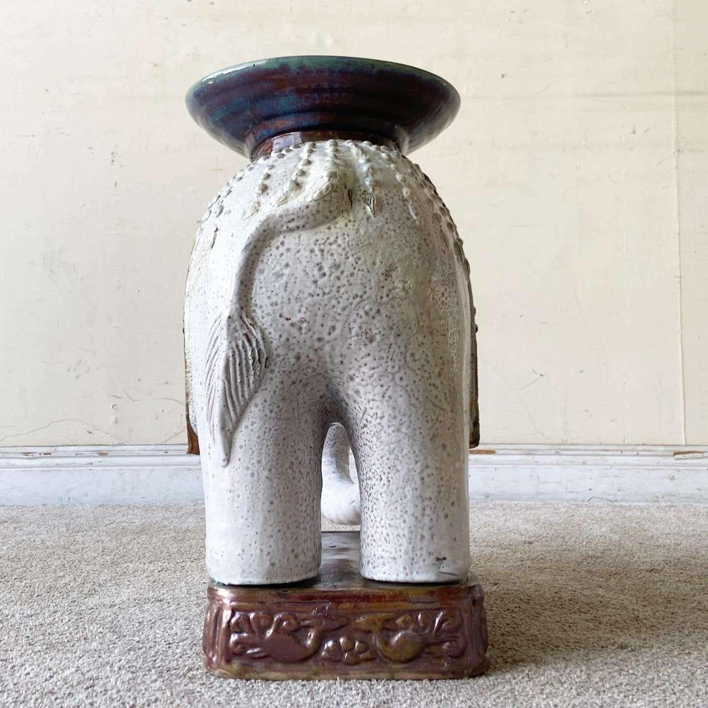 Vintage Keramik Hand bemalt Elefant Beistelltisch Skulptur im Zustand „Gut“ im Angebot in Delray Beach, FL
