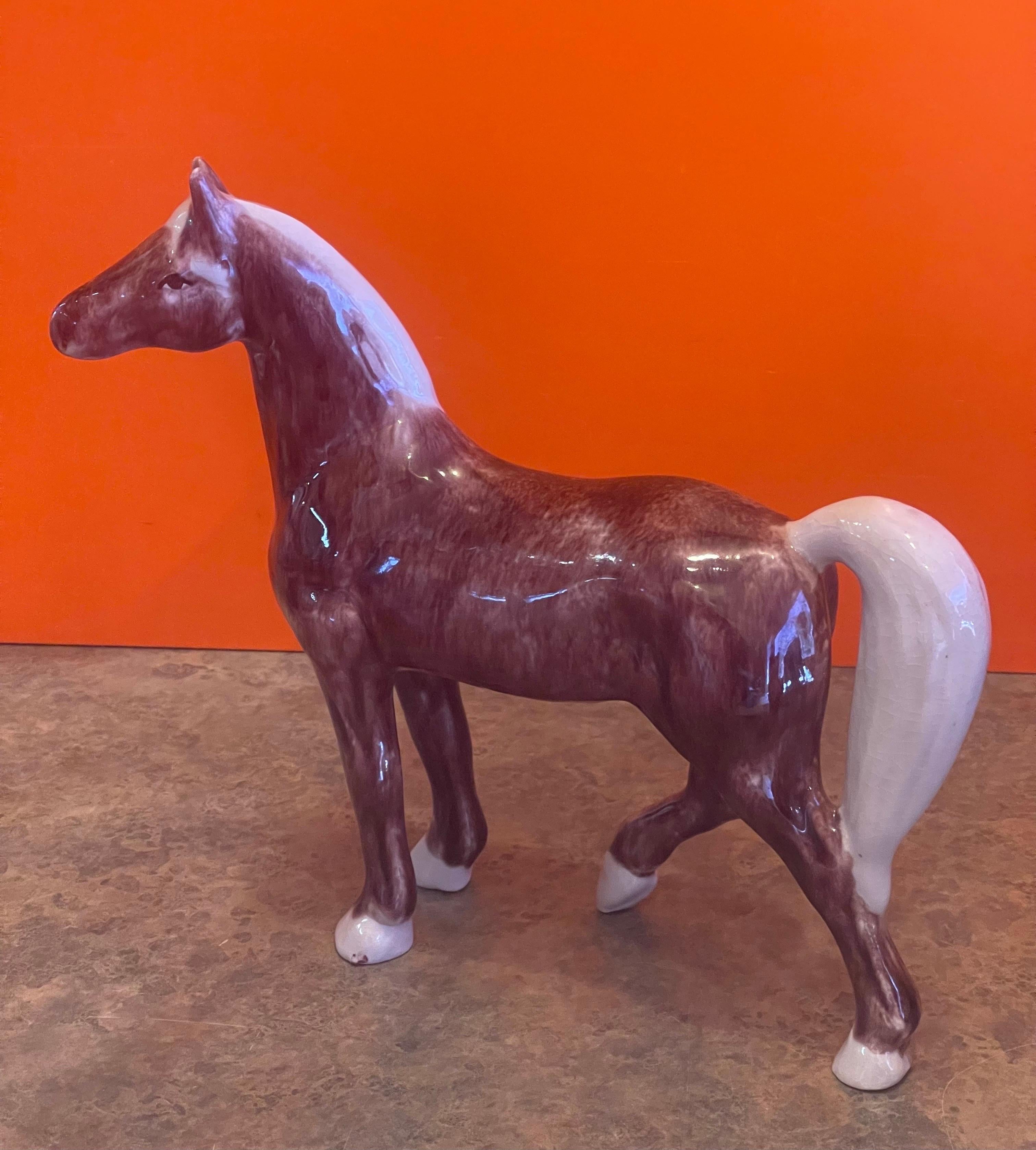 Keramik-Pferd-Skulptur von Dorothy Kindell (amerikanisch) im Angebot
