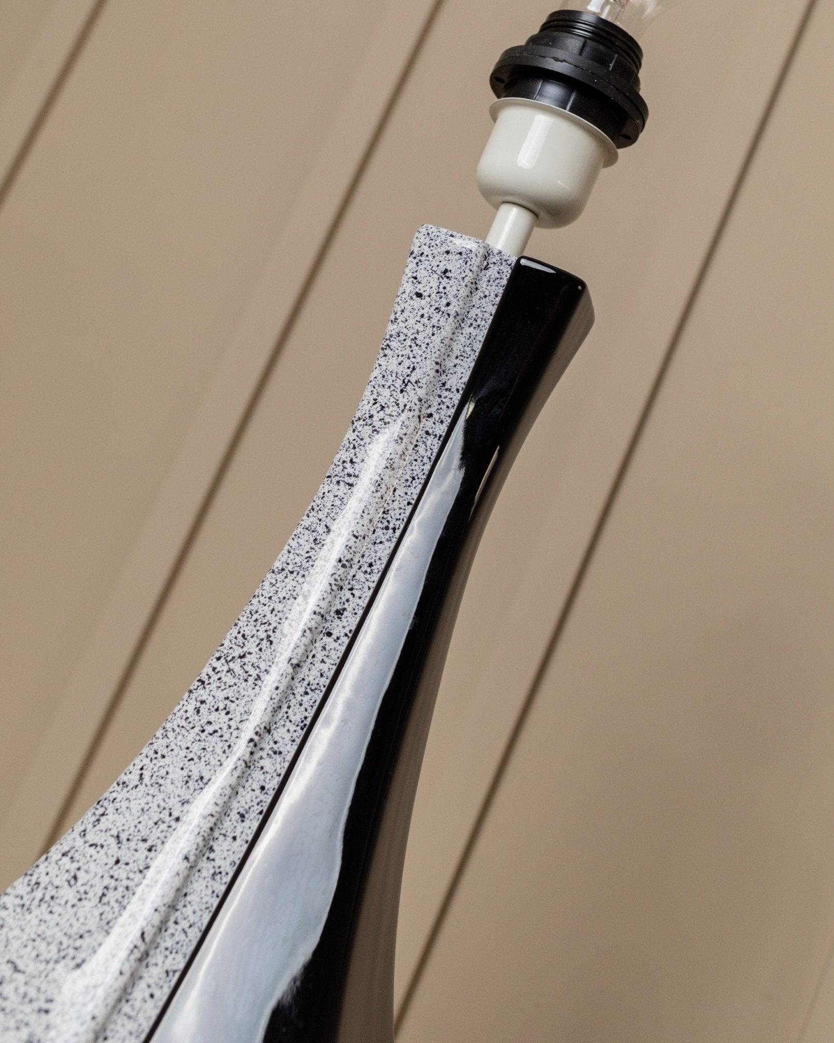 Lámpara vintage de cerámica en blanco y negro, años 80 Cerámico en venta