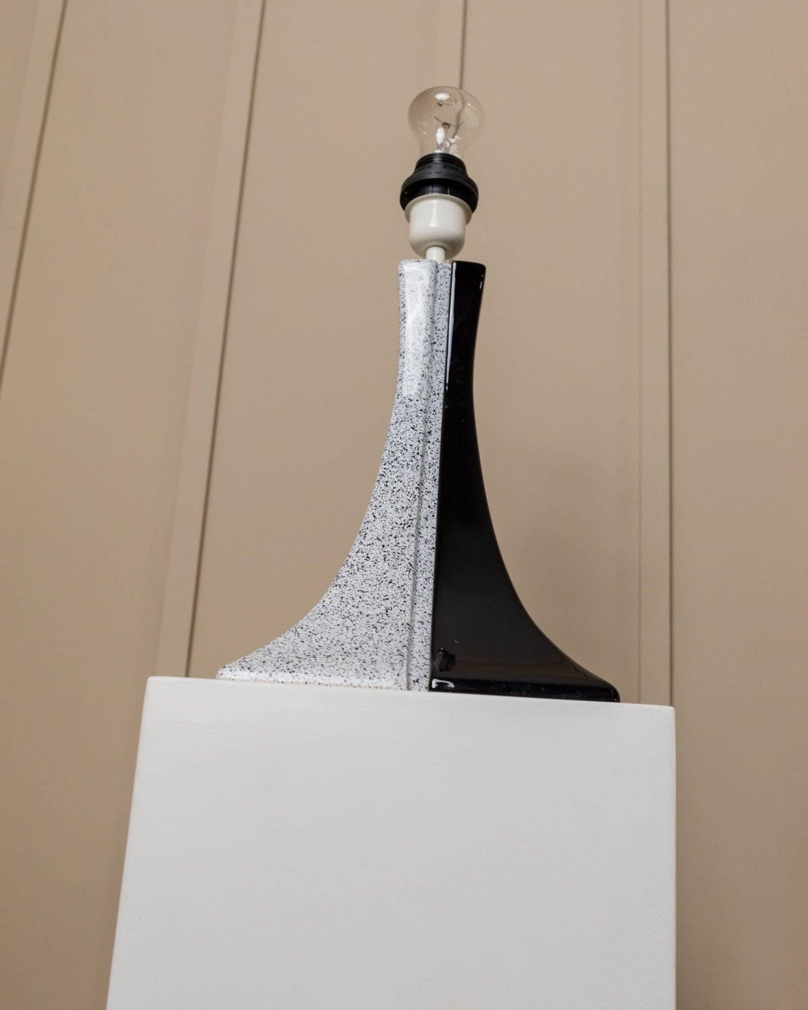 Lámpara vintage de cerámica en blanco y negro, años 80 en venta 2