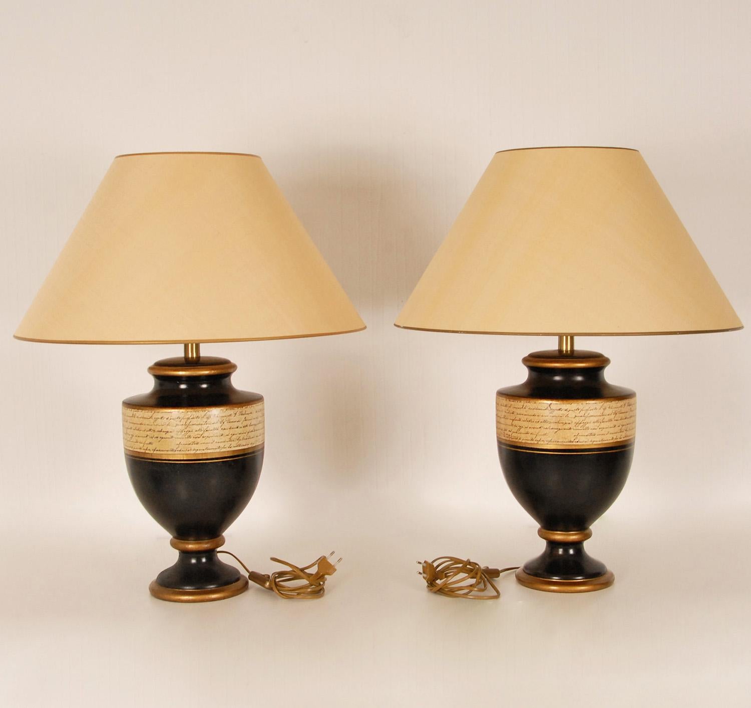 Paire de lampes à vase en céramique vintage dorées et noires, France Bon état - En vente à Wommelgem, VAN