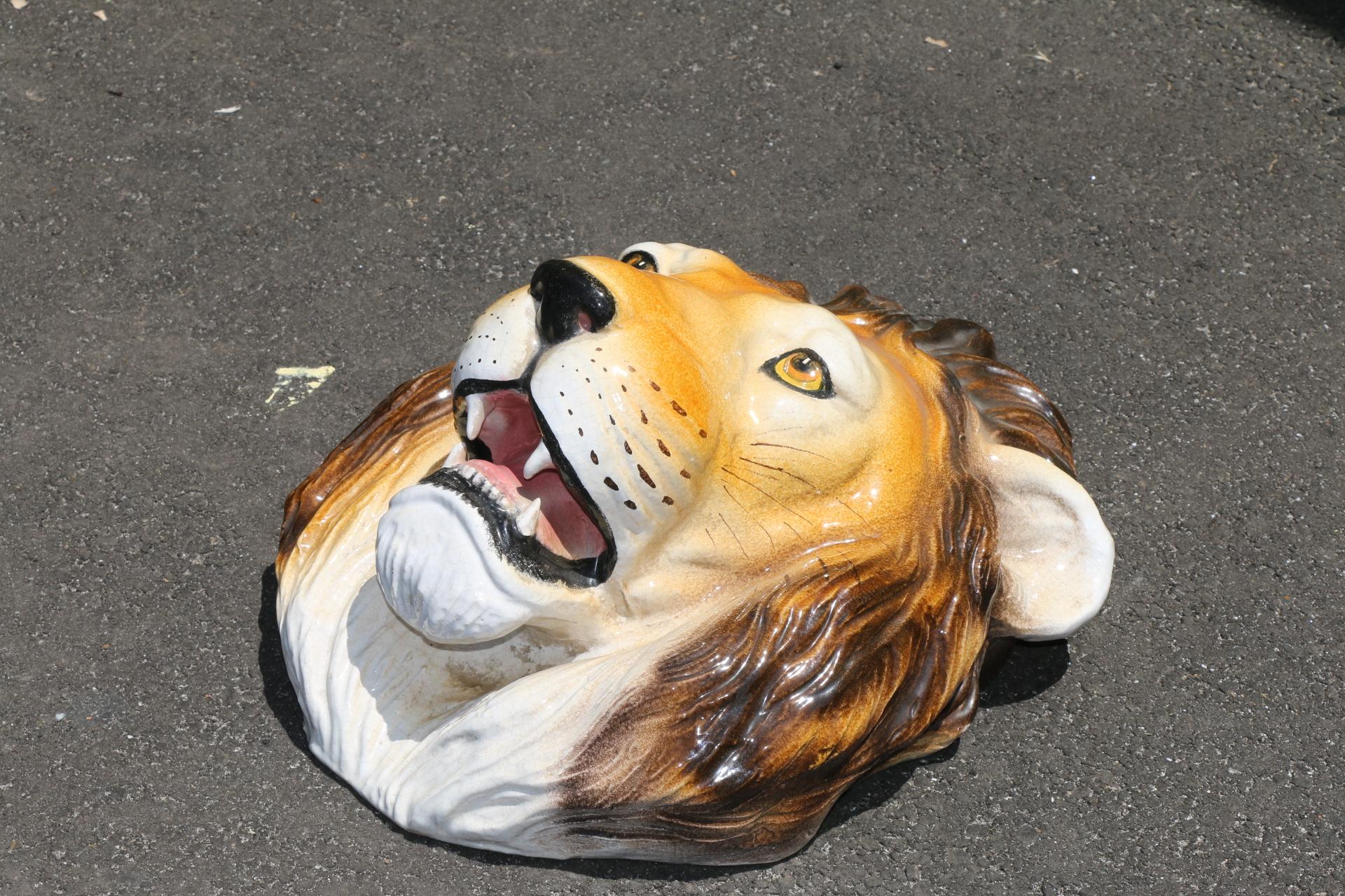 Vintage Ceramic Lion Face Sculpture In Good Condition In North Hollywood, CA