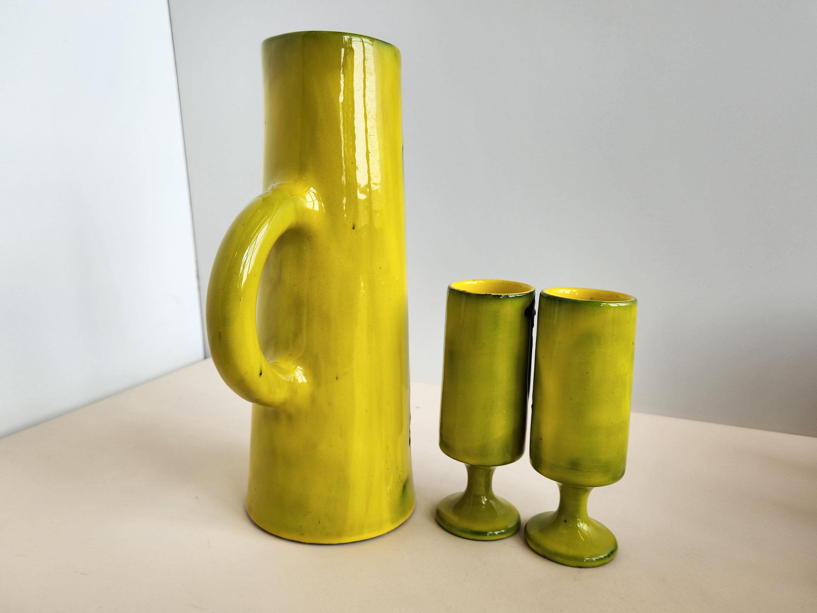 Roger Capron – Vintage-Krug aus Keramik mit Mädchen und 2 Tassen mit Blumen  im Angebot 5