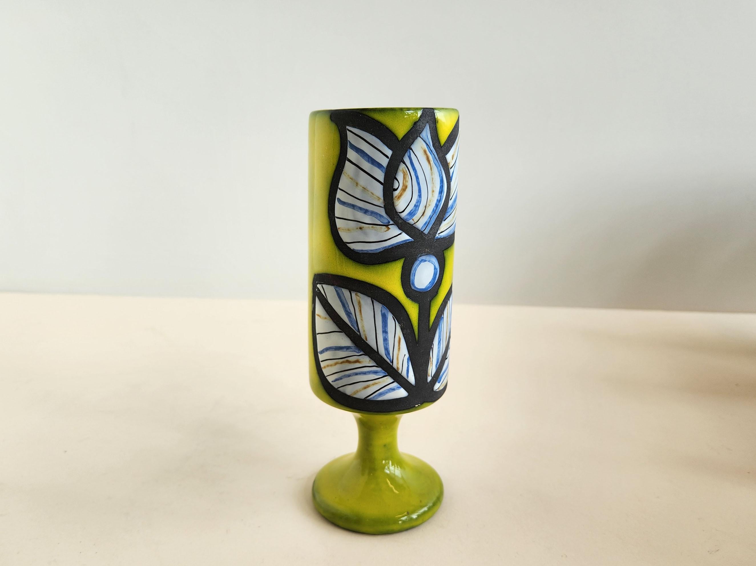 Roger Capron – Vintage-Krug aus Keramik mit Mädchen und 2 Tassen mit Blumen  im Angebot 9