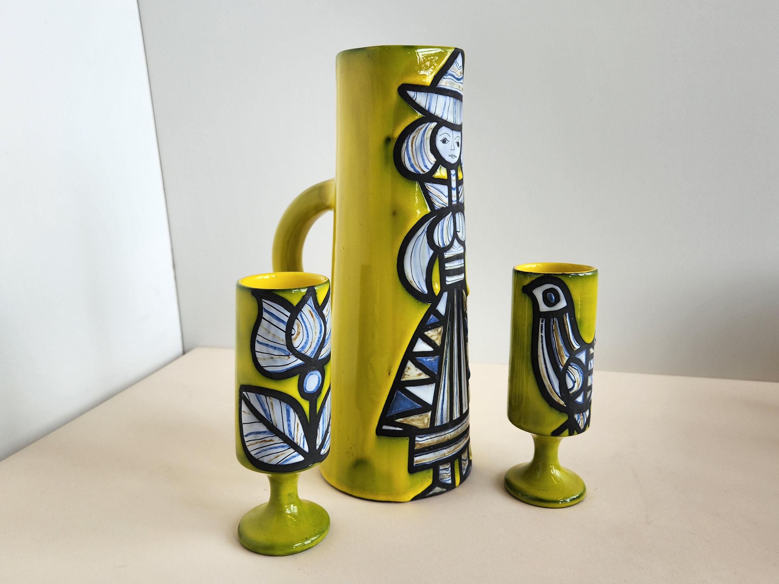 Roger Capron - Vintage Ceramic Pitcher with Girl and 2 Cups with Flowers  In Excellent Condition For Sale In Stratford, CT