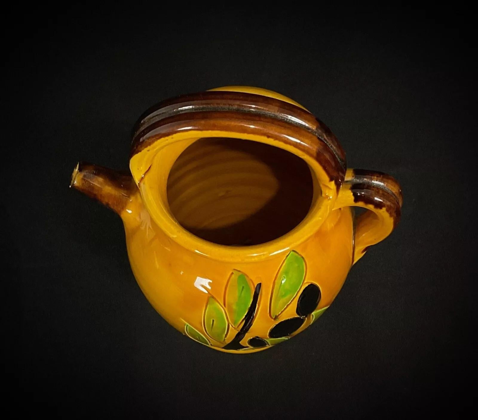 Jarra de cerámica vintage con diseño de aceitunas y hojas de olivo - 17,5 cm - 2Y423 en Bueno estado para la venta en Bordeaux, FR