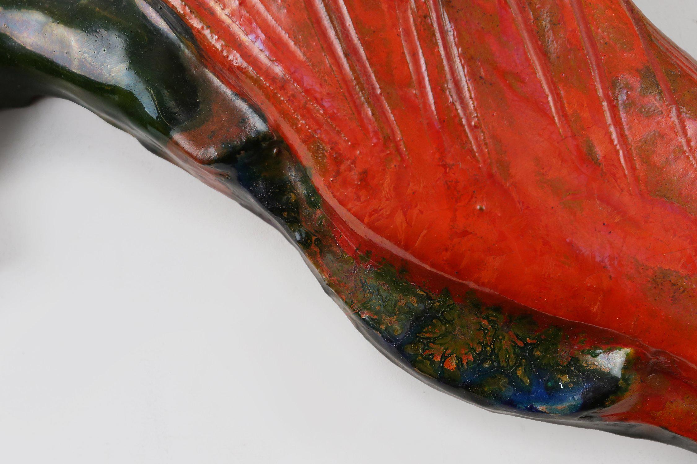 Placchetta in ceramica d'epoca raffigurante un gallo colorato, firmata A. Dandoy, Belgio 1960 In condizioni buone in vendita a Meulebeke, BE