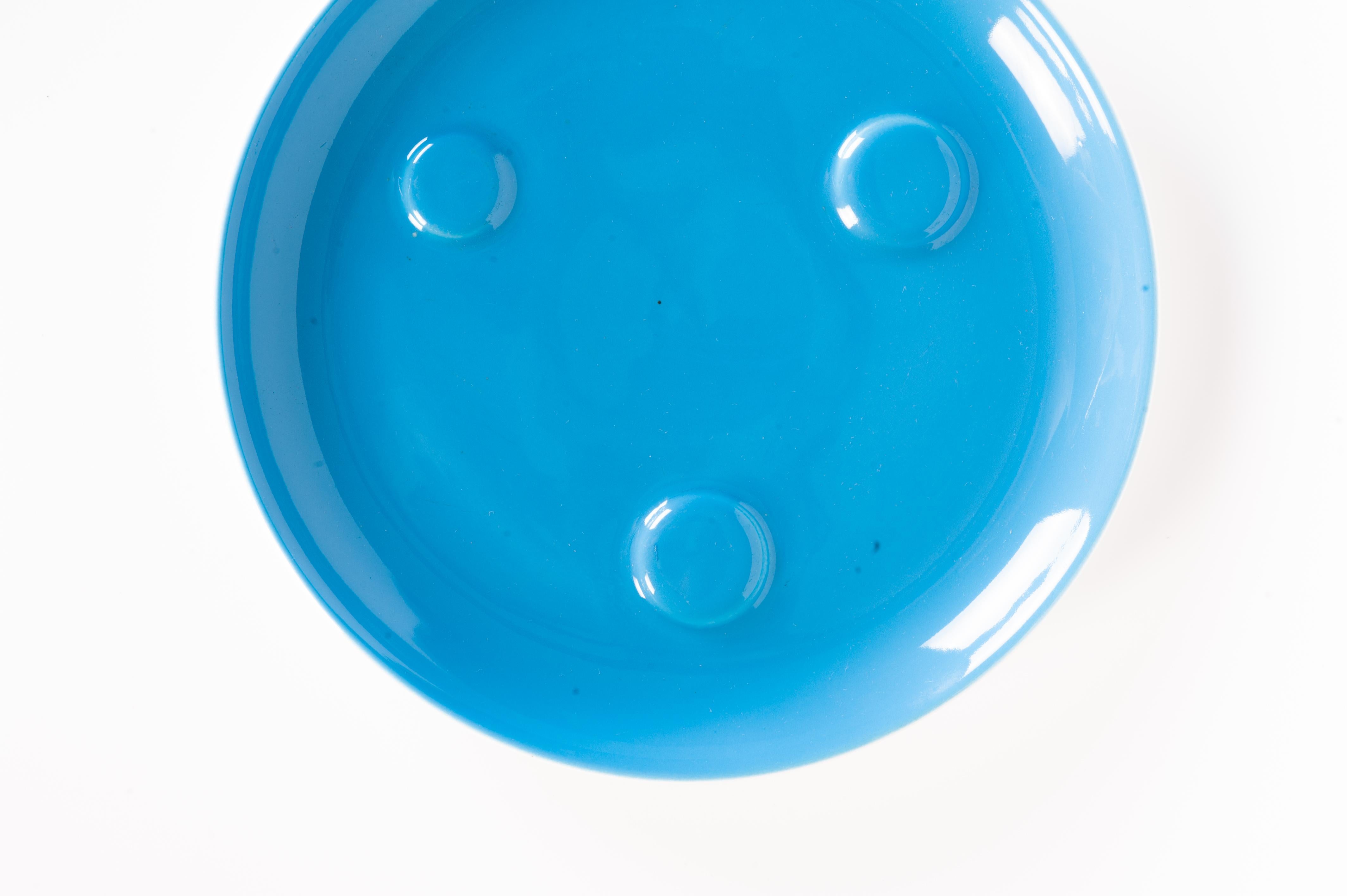 Pagnossin ceramic plate is an elegant ceramic decorative object, designed by Riccardo Schweizer and realized by Ceramiche Pagnossin in 1970s.

Ceramic light blue plate with circular relief decorations.

Marked under the base Pagnossin Linea