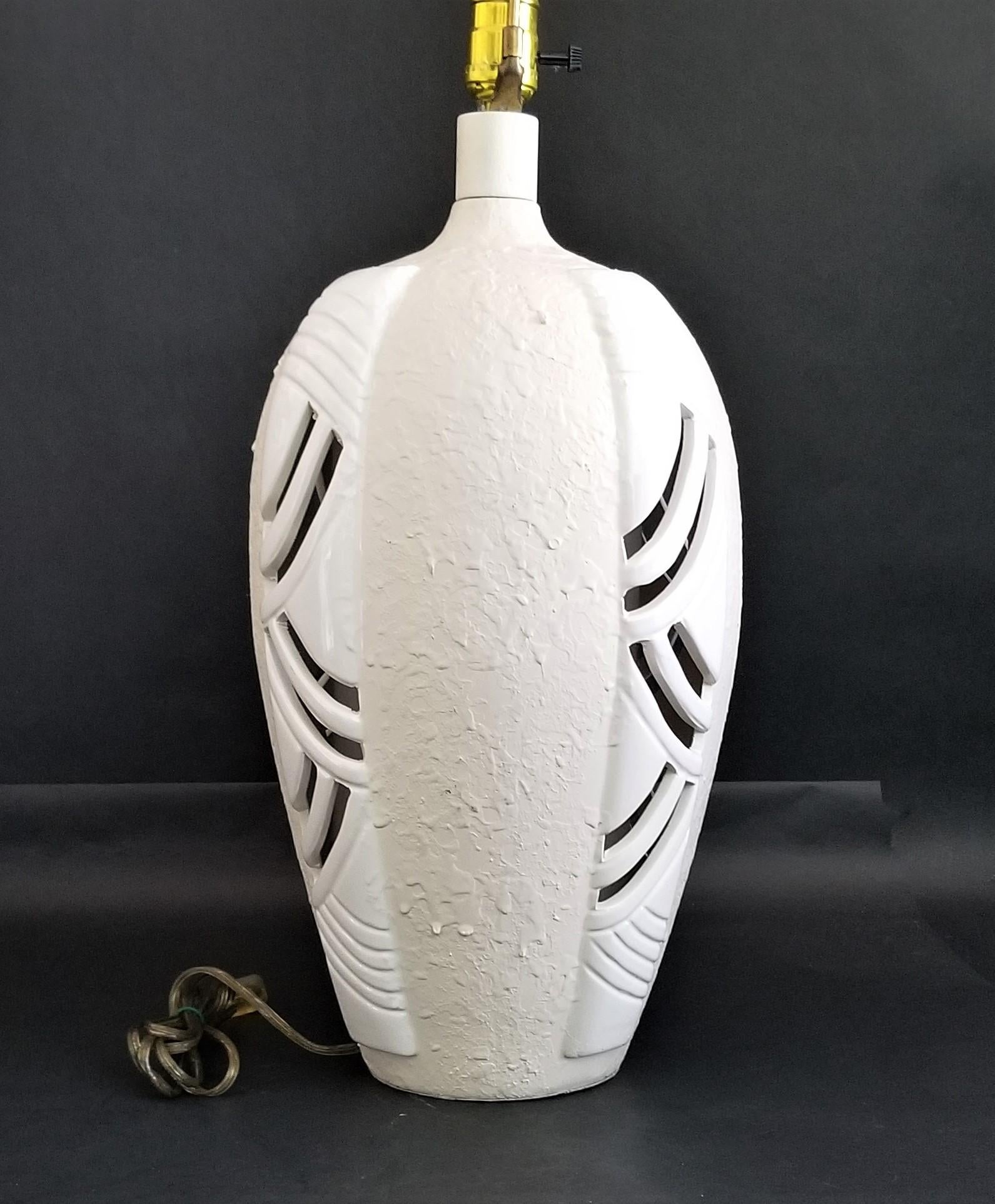 Vintage Ceramic Reticulated Table Lamp with Inside Light For Sale 2