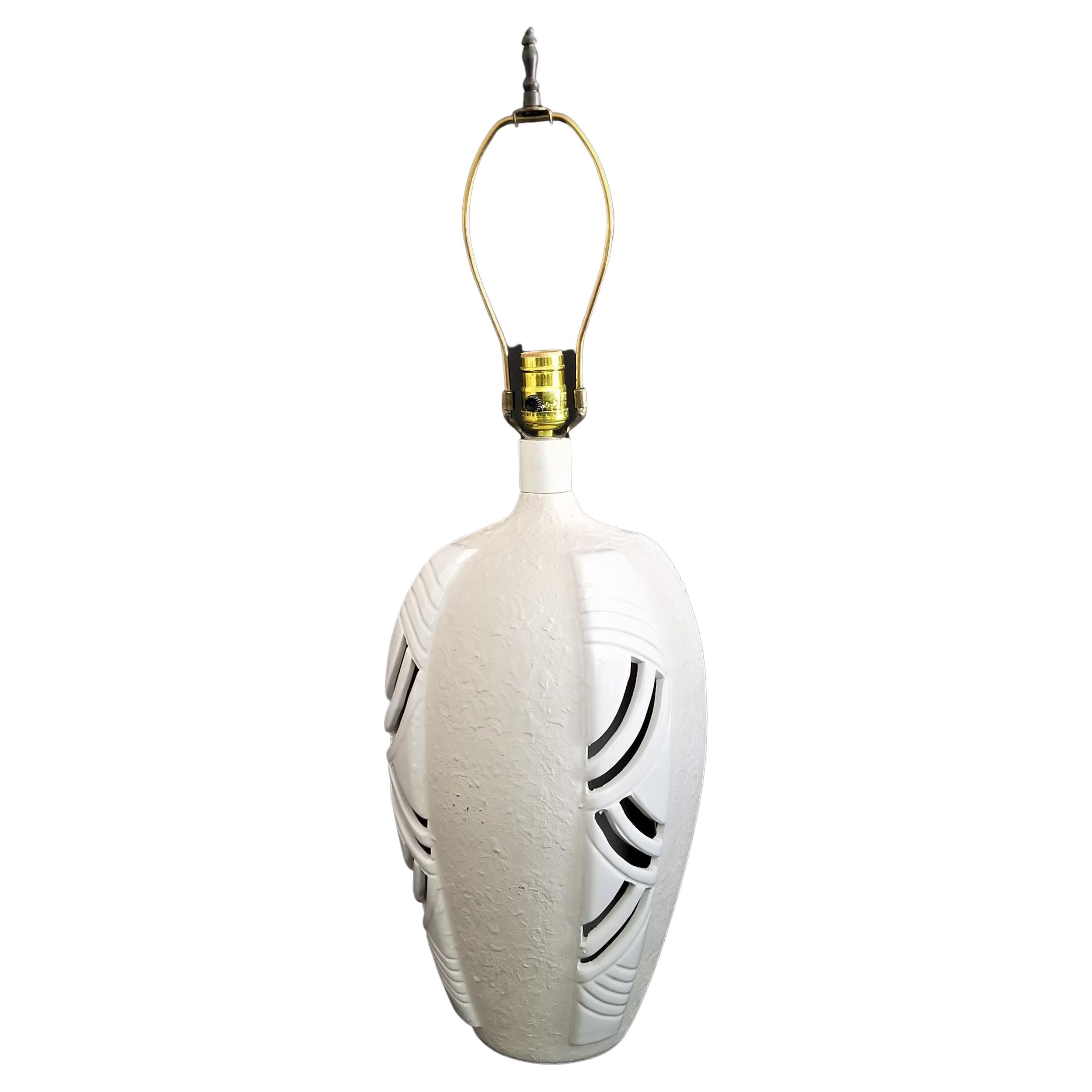 Reticulierte Vintage-Tischlampe aus Keramik mit Innenbeleuchtung