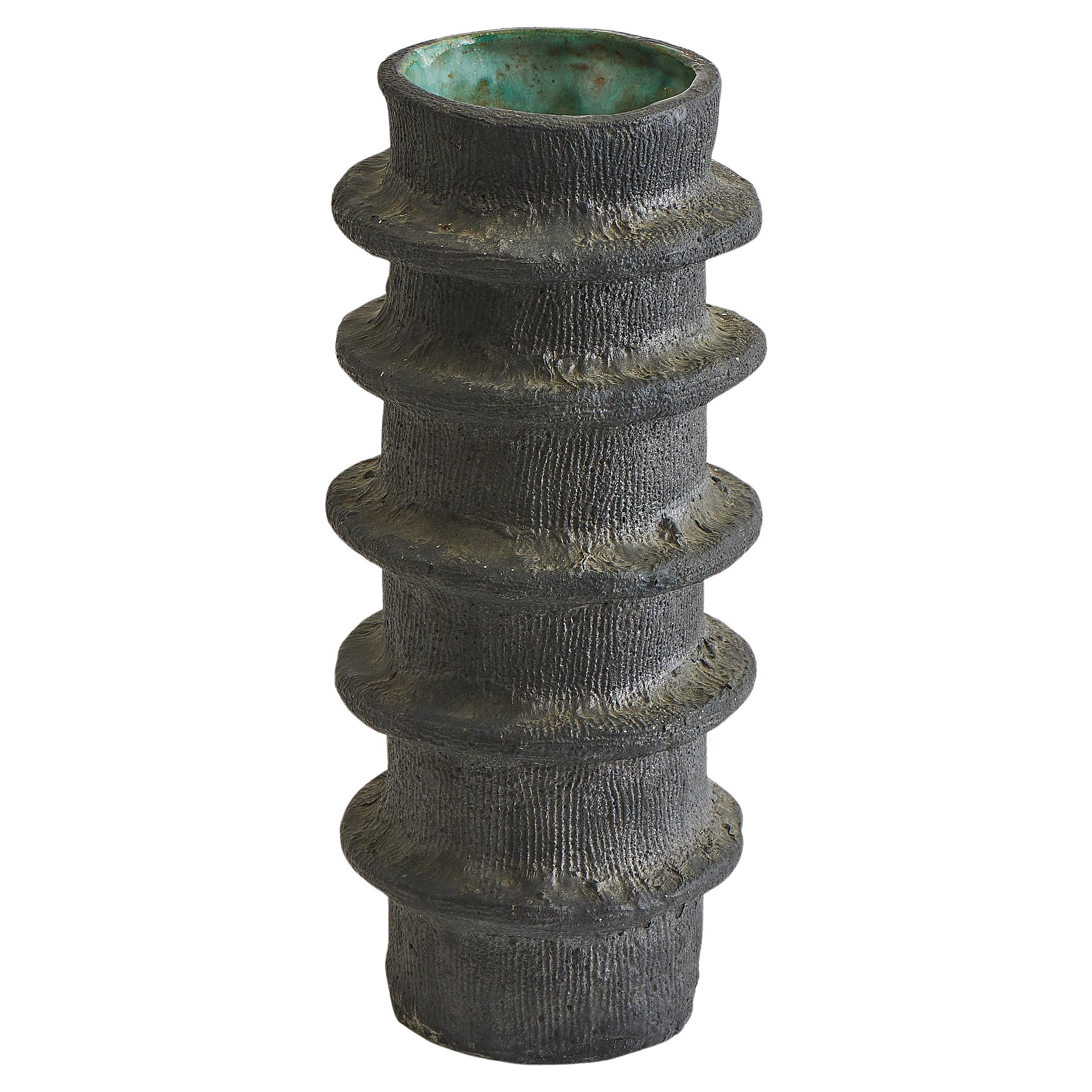 Vaso scultoreo a coste in ceramica vintage