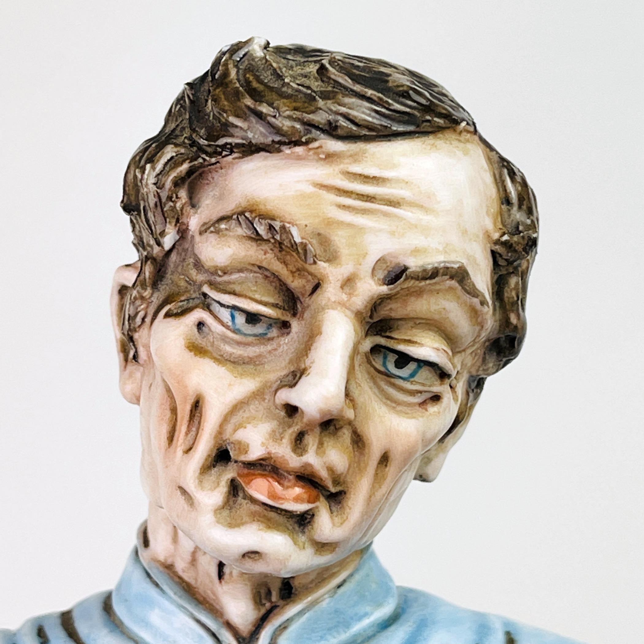Porcellana Scultura in ceramica d'epoca di Barbiere di Capodimonte Italia anni '50 in vendita