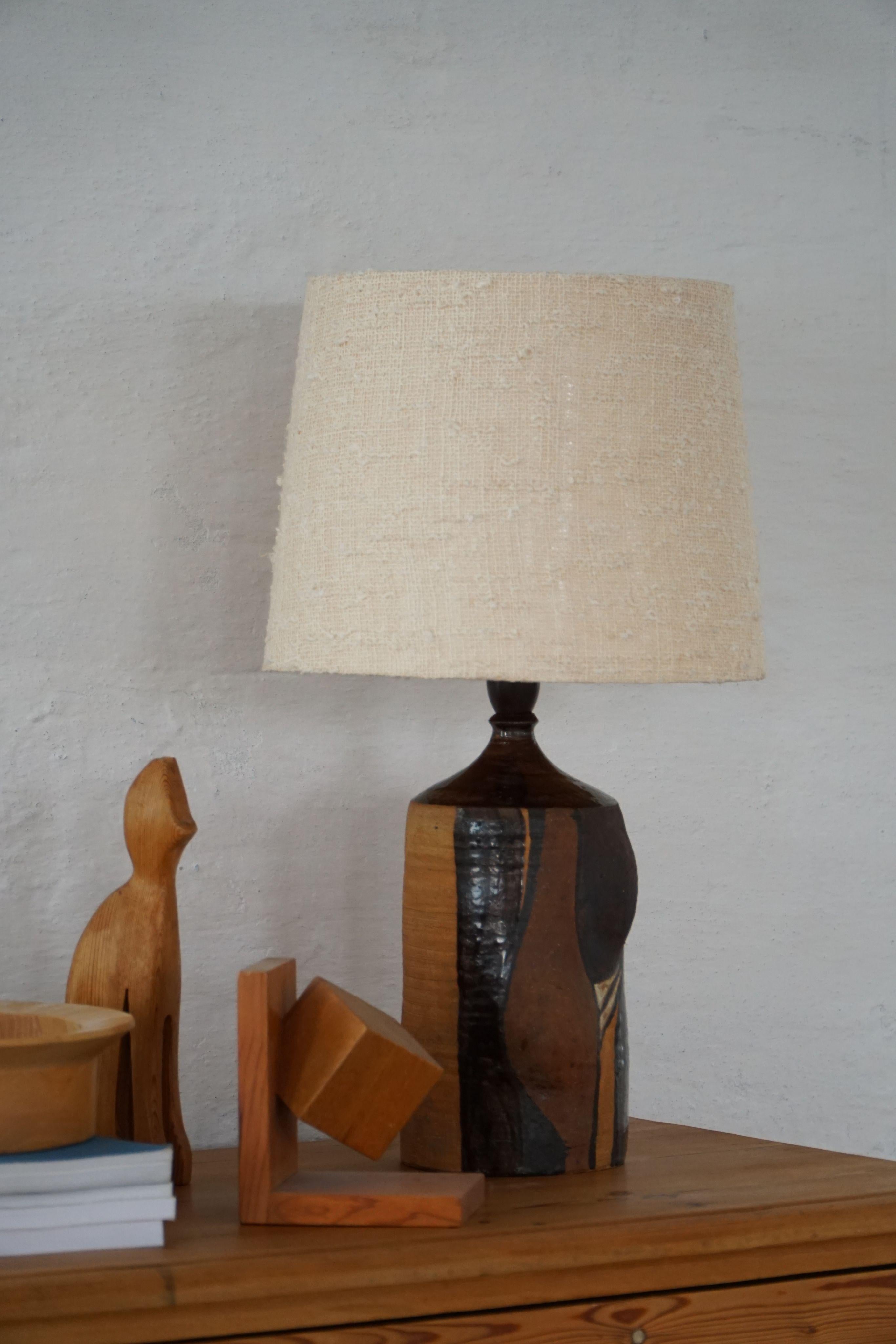 Lampada da tavolo in ceramica d'epoca nei colori della terra, Modern danese anni '60 in vendita 3