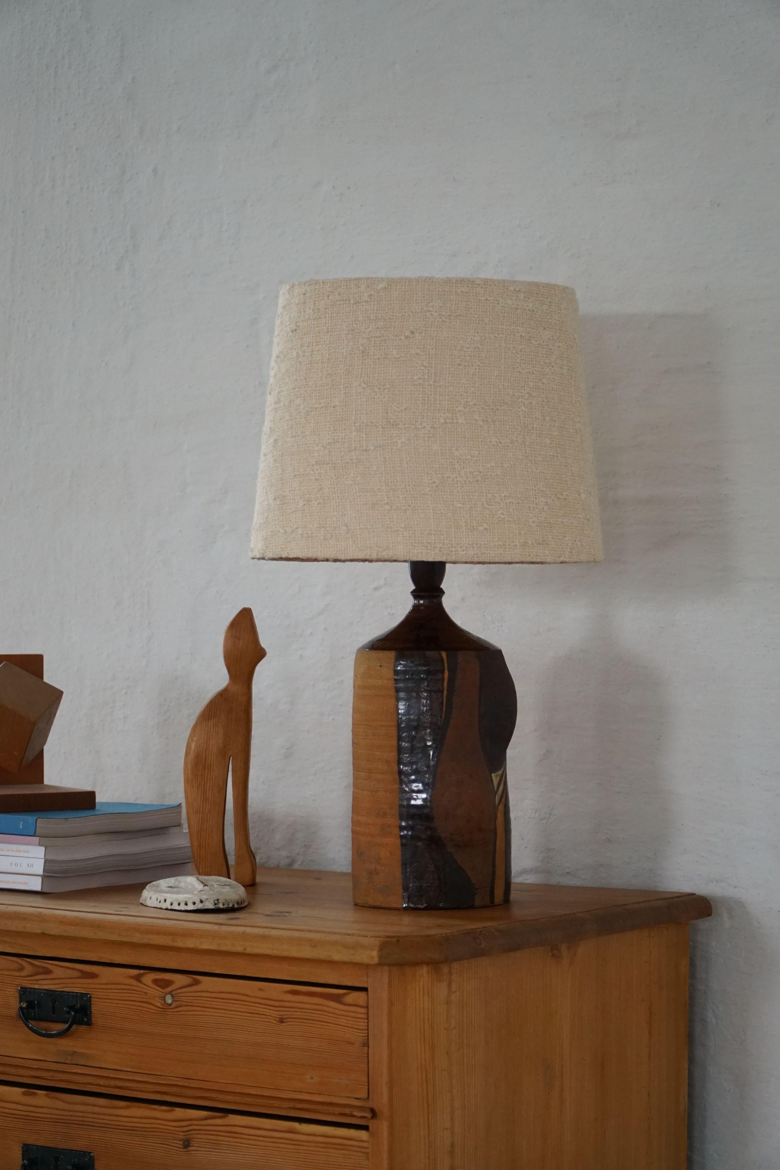 Lampada da tavolo in ceramica d'epoca nei colori della terra, Modern danese anni '60 in vendita 5