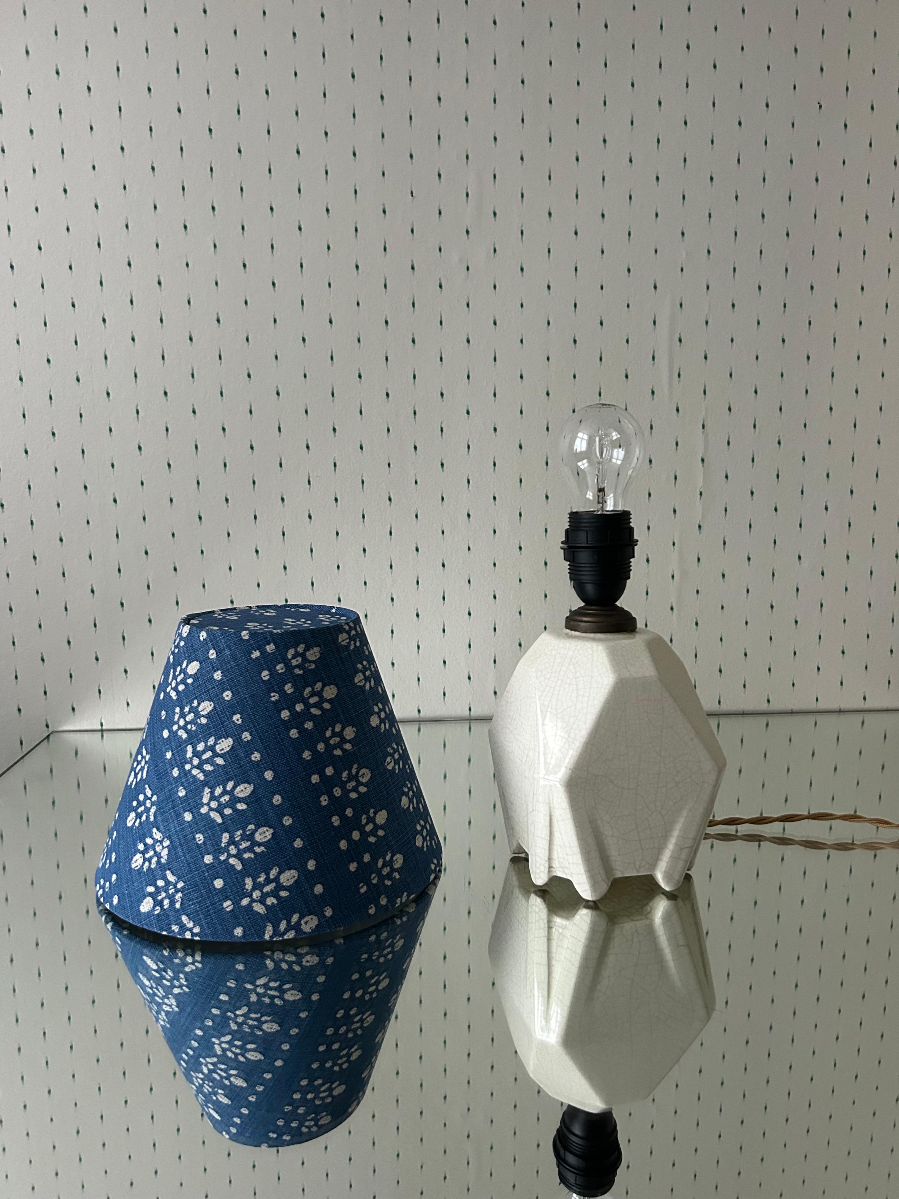 Vintage Ceramic Table Lamp in White with Customized Blue Shade, France, 1920s For Sale 3