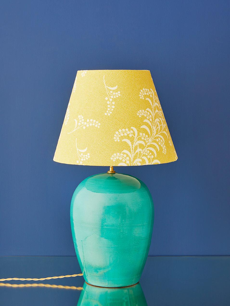 France, 1970's

Ceramic table lamp in green glaze with customized shade.

Measures: H 65 x Ø 38 cm.