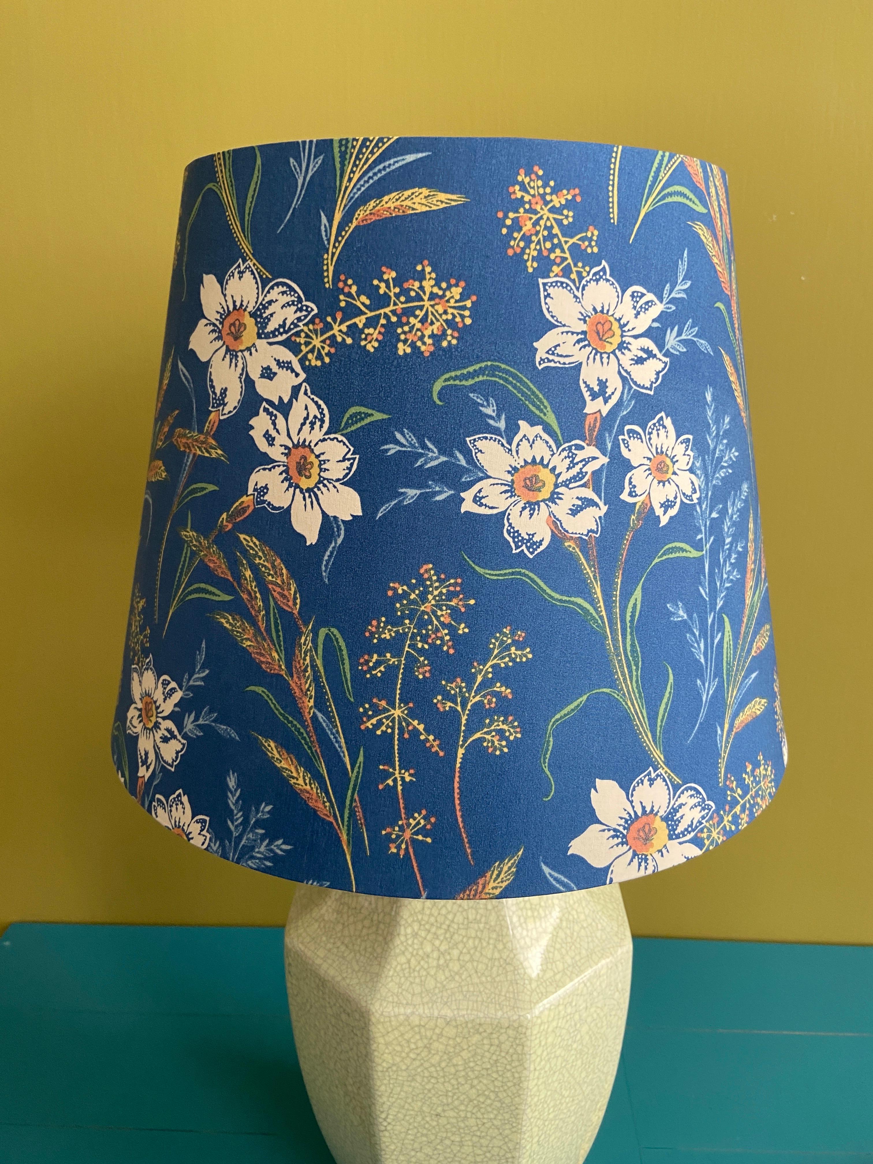 French Vintage Ceramic Table Lamp with Customized Shade, France, 20th Century For Sale