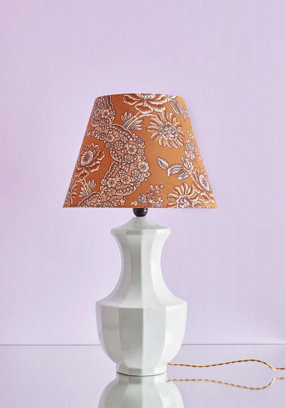 France, Vintage

Ceramic table lamp with floral, orange / brown customized shade by The Apartment.

H 68 x Ø 38 cm