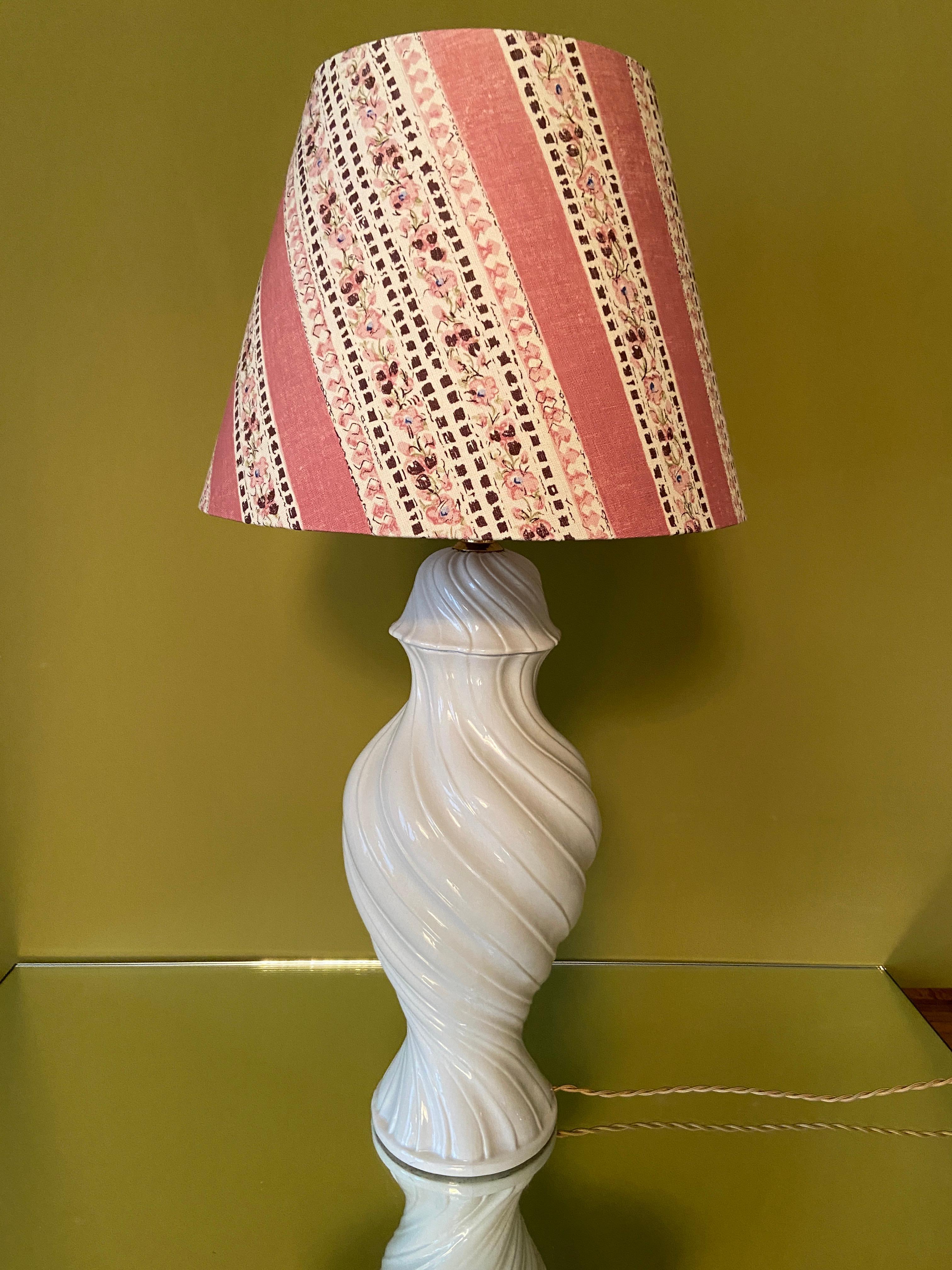 Italian Vintage Ceramic Table Lamp with Customized Shade, Italy, 20th Century For Sale