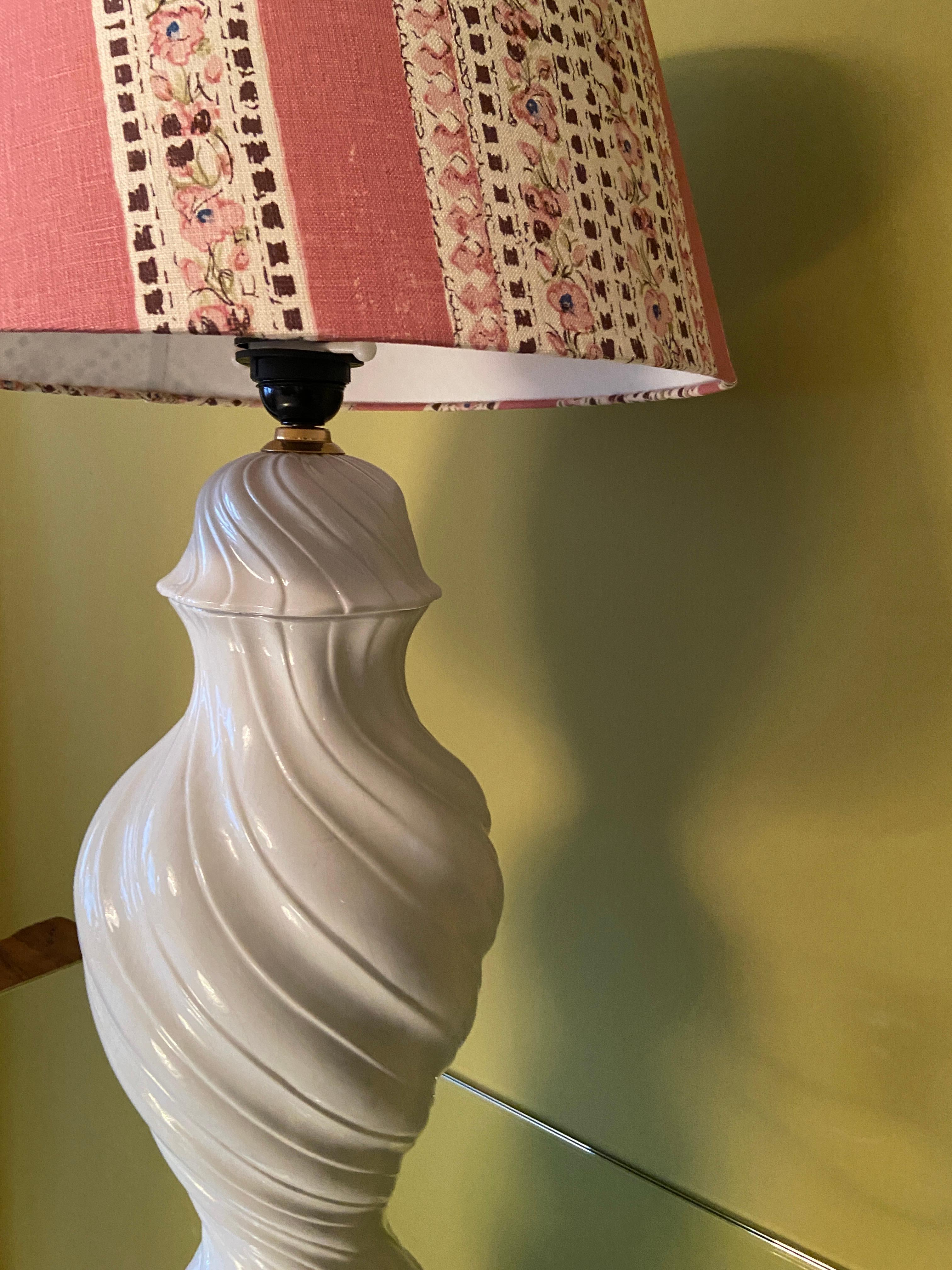 Vintage Ceramic Table Lamp with Customized Shade, Italy, 20th Century For Sale 4