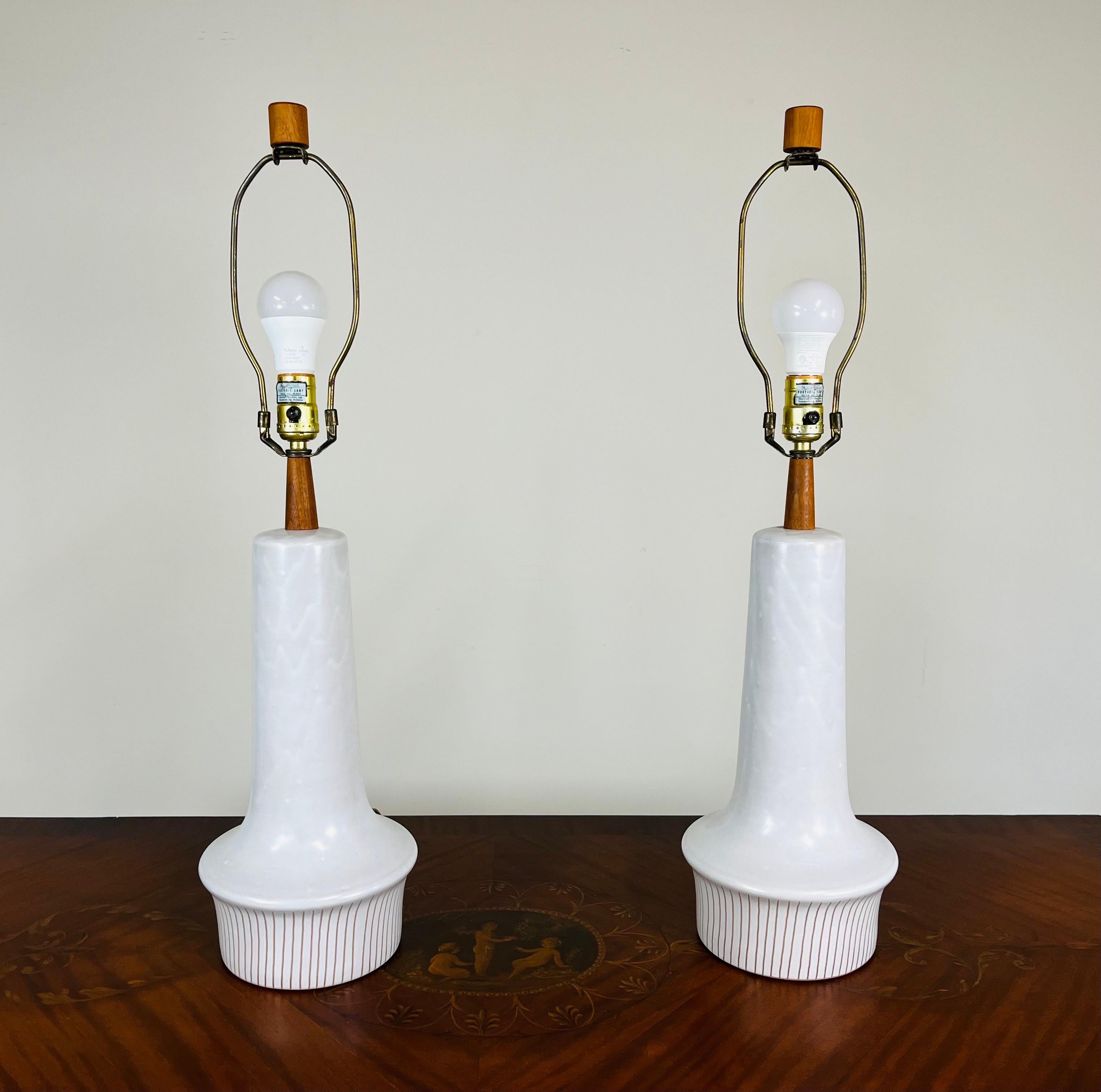 Mid-Century Modern Vintage Ceramic Table Lamps By Gordon & Jane Martz for Marshall Studios For Sale