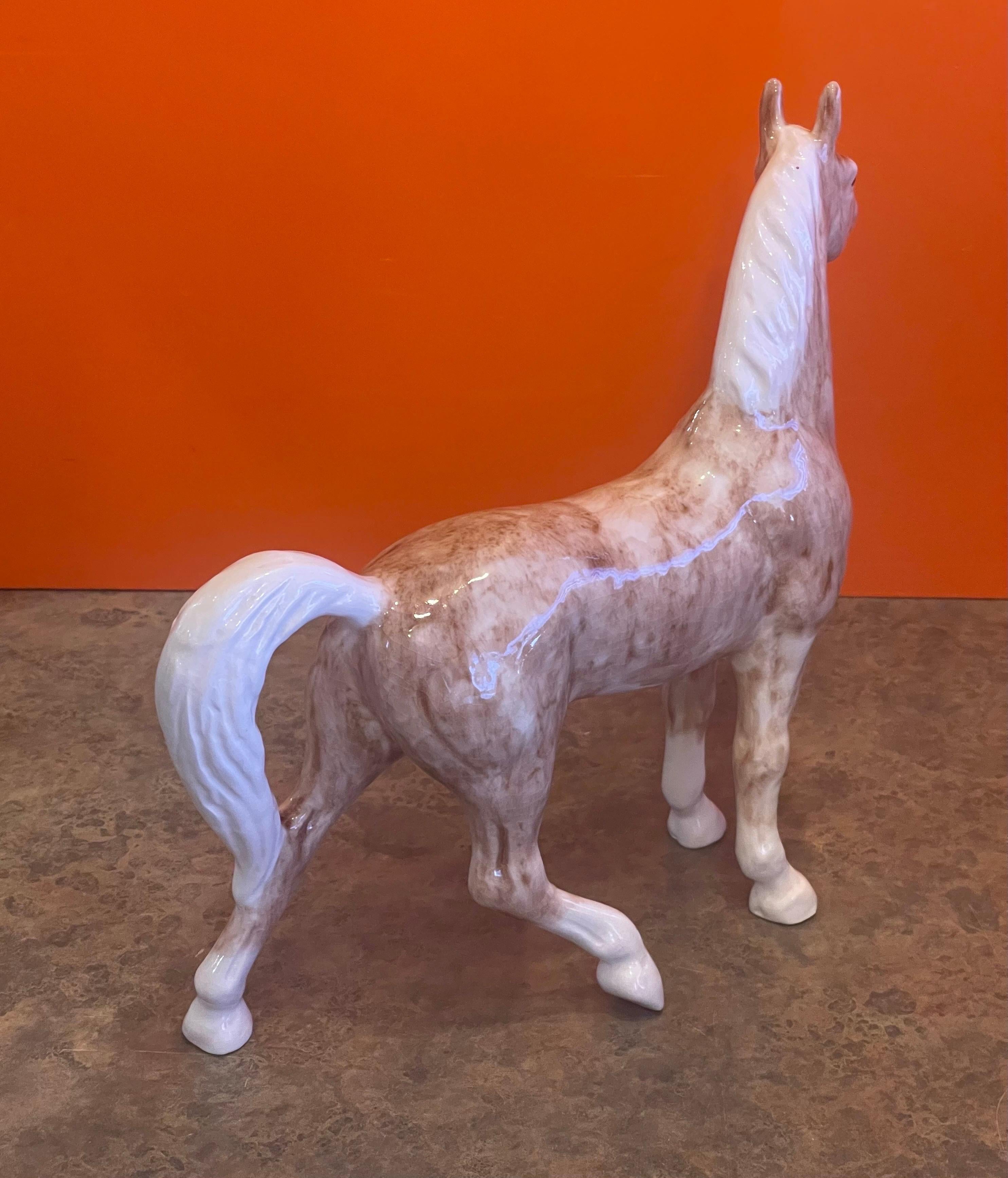 Vintage Ceramic Tan Horse Sculpture by Dorothy Kindell In Good Condition For Sale In San Diego, CA