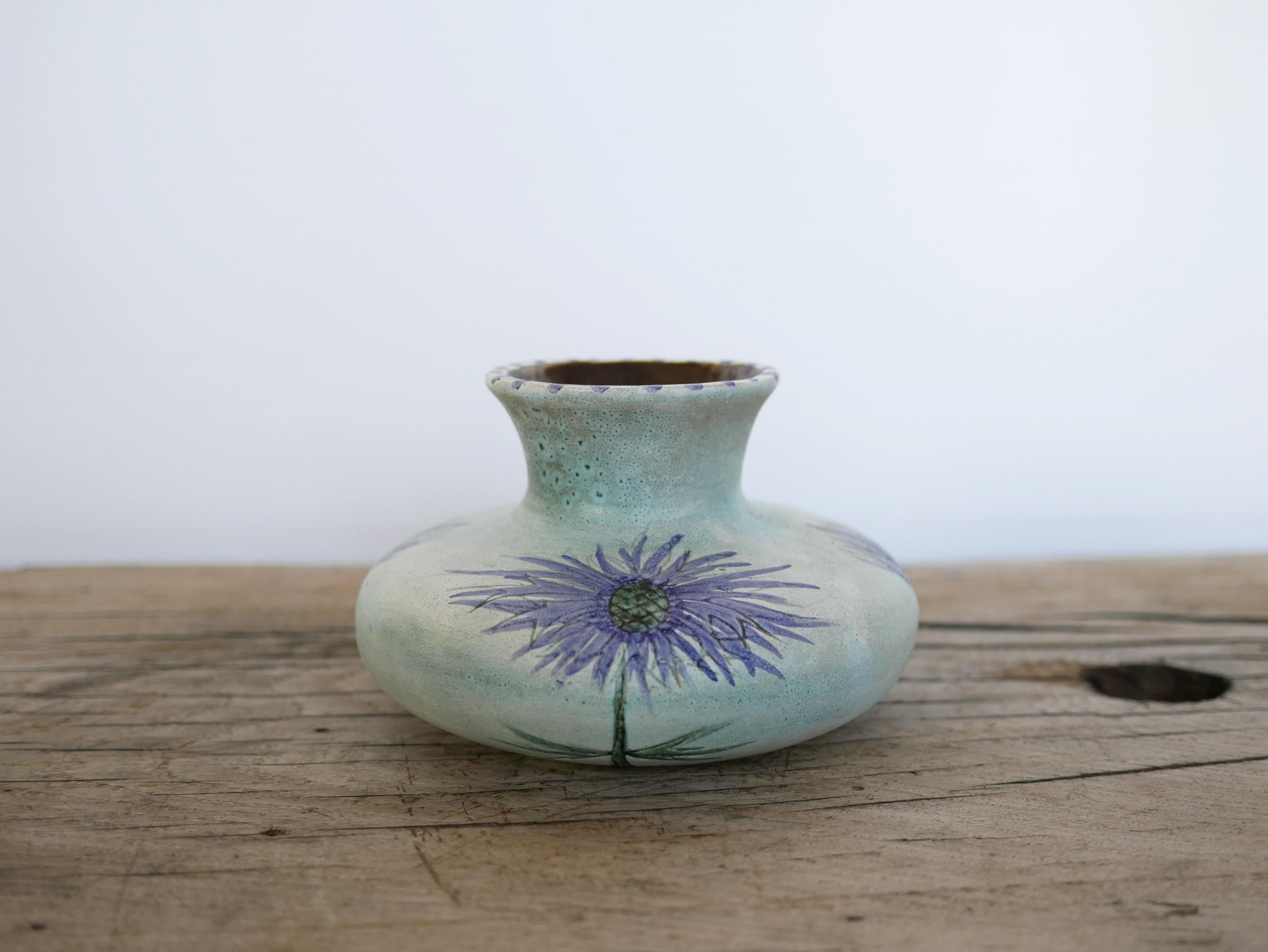 Vintage ceramic thistle vase by Marie Madeleine Jolly In Good Condition For Sale In AIGNAN, FR