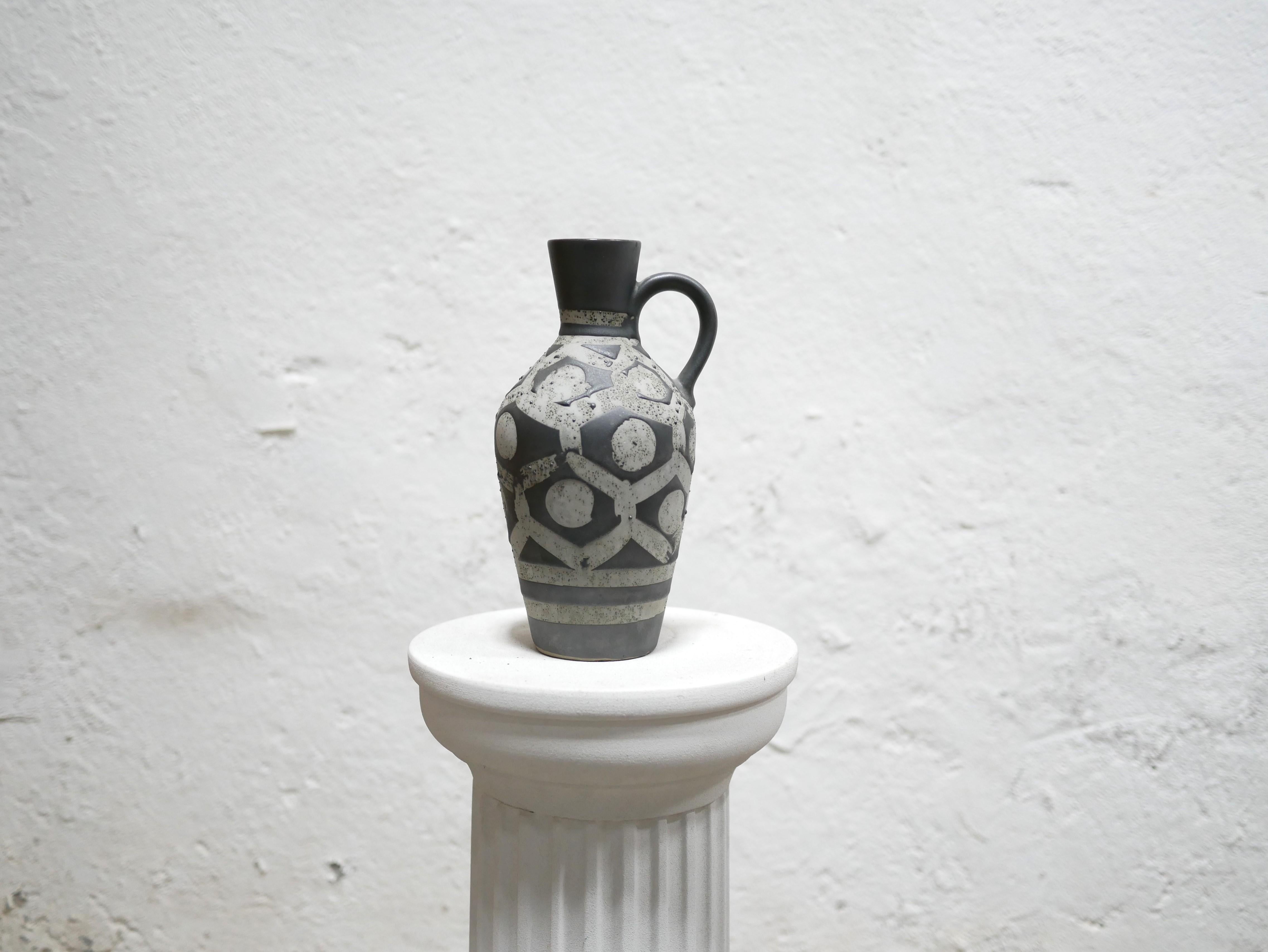 Vintage ceramic vase 7