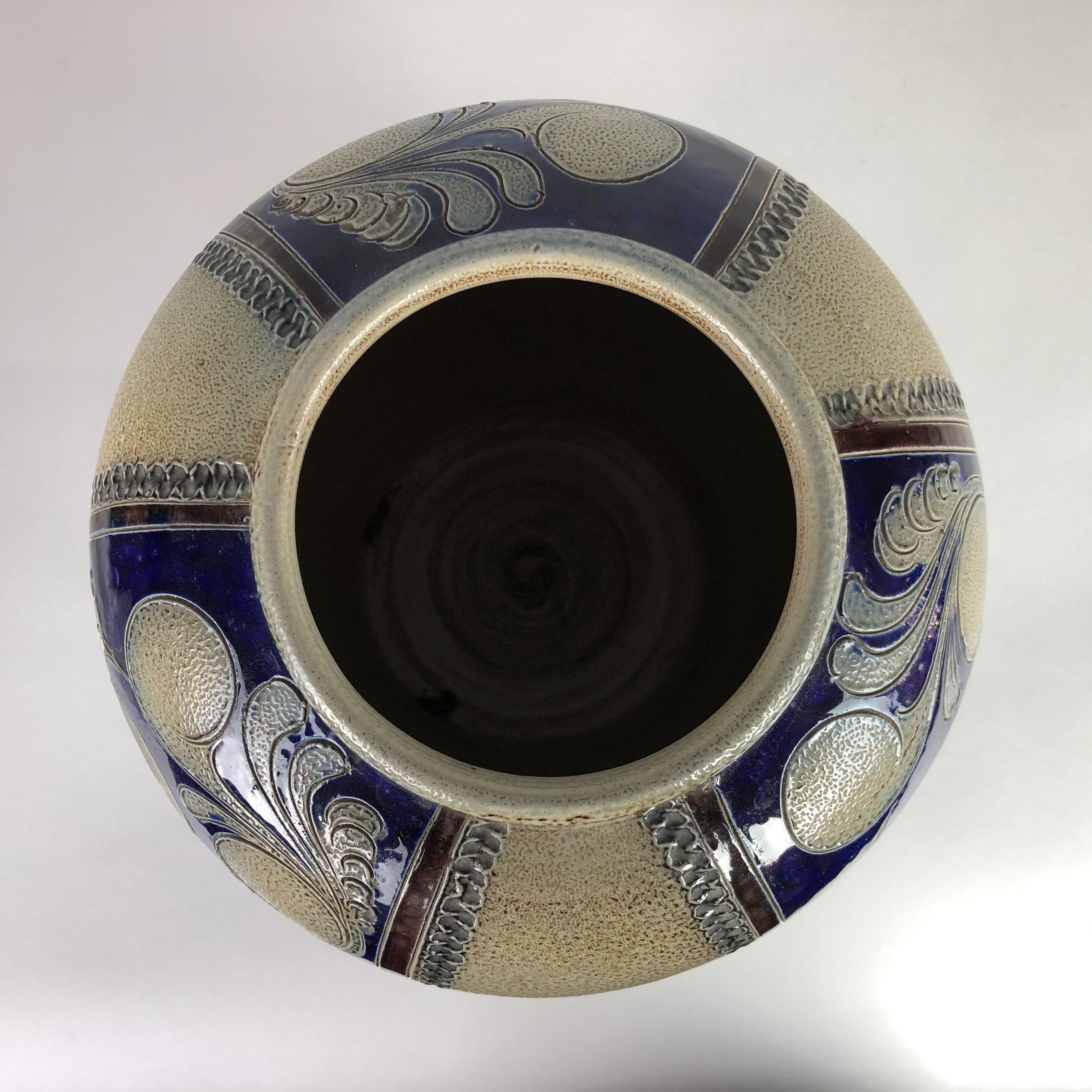 Keramikvase mit Pfau, 1970er-Jahre (Tschechisch) im Angebot