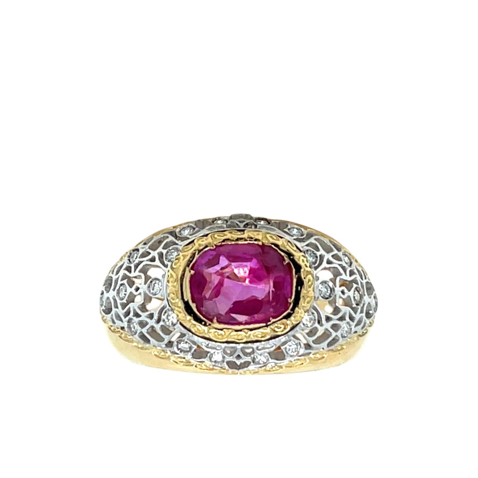 Vintage Certified Burma Ruby No Heat Diamond Filigree Gold Ring In Excellent Condition For Sale In Napoli, NA