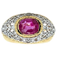 Anillo vintage de oro con filigrana de diamantes sin calor y rubí de Birmania certificado