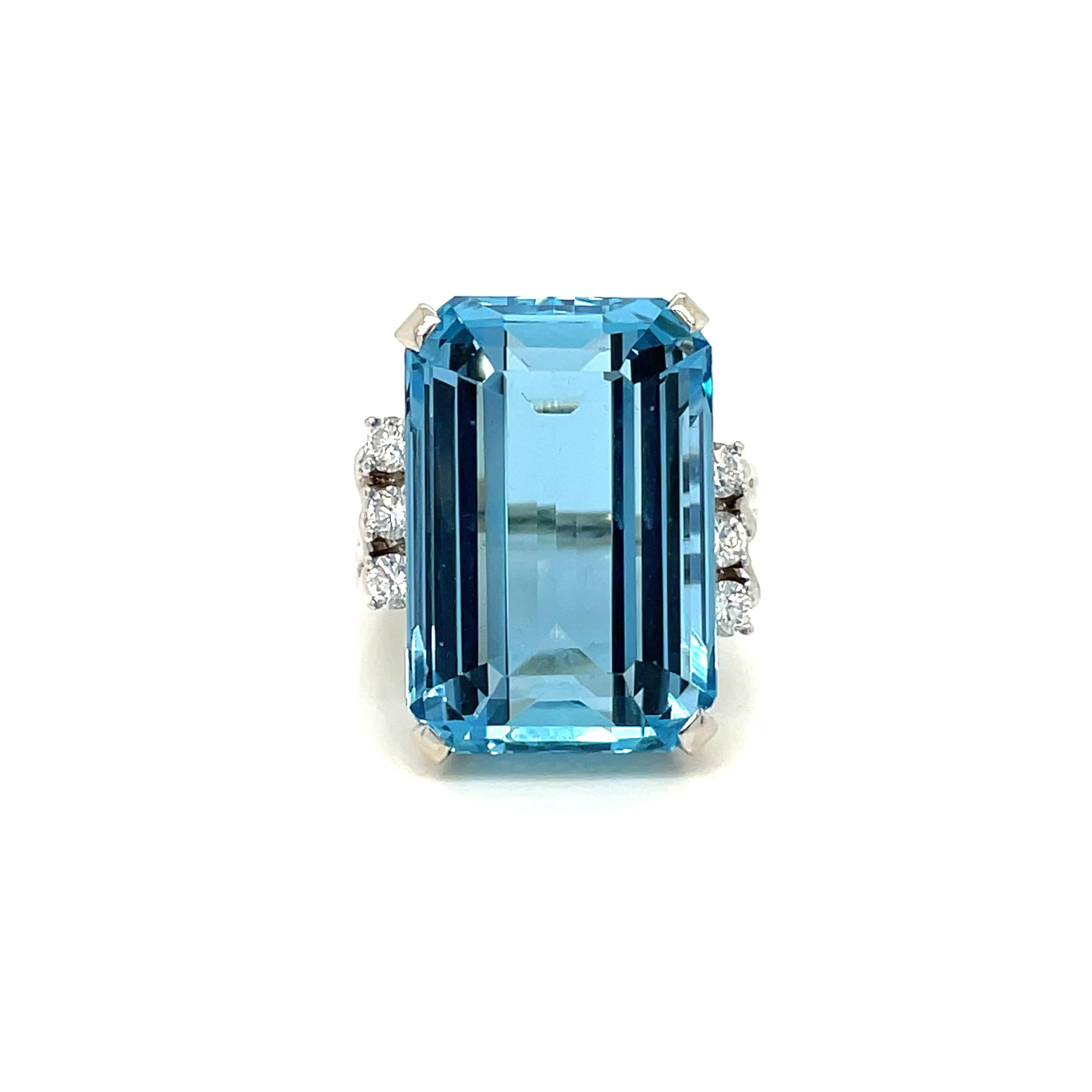 Emerald Cut Vintage Certified 25 Carat Santa Maria Aquamarine Diamond Gold Ring