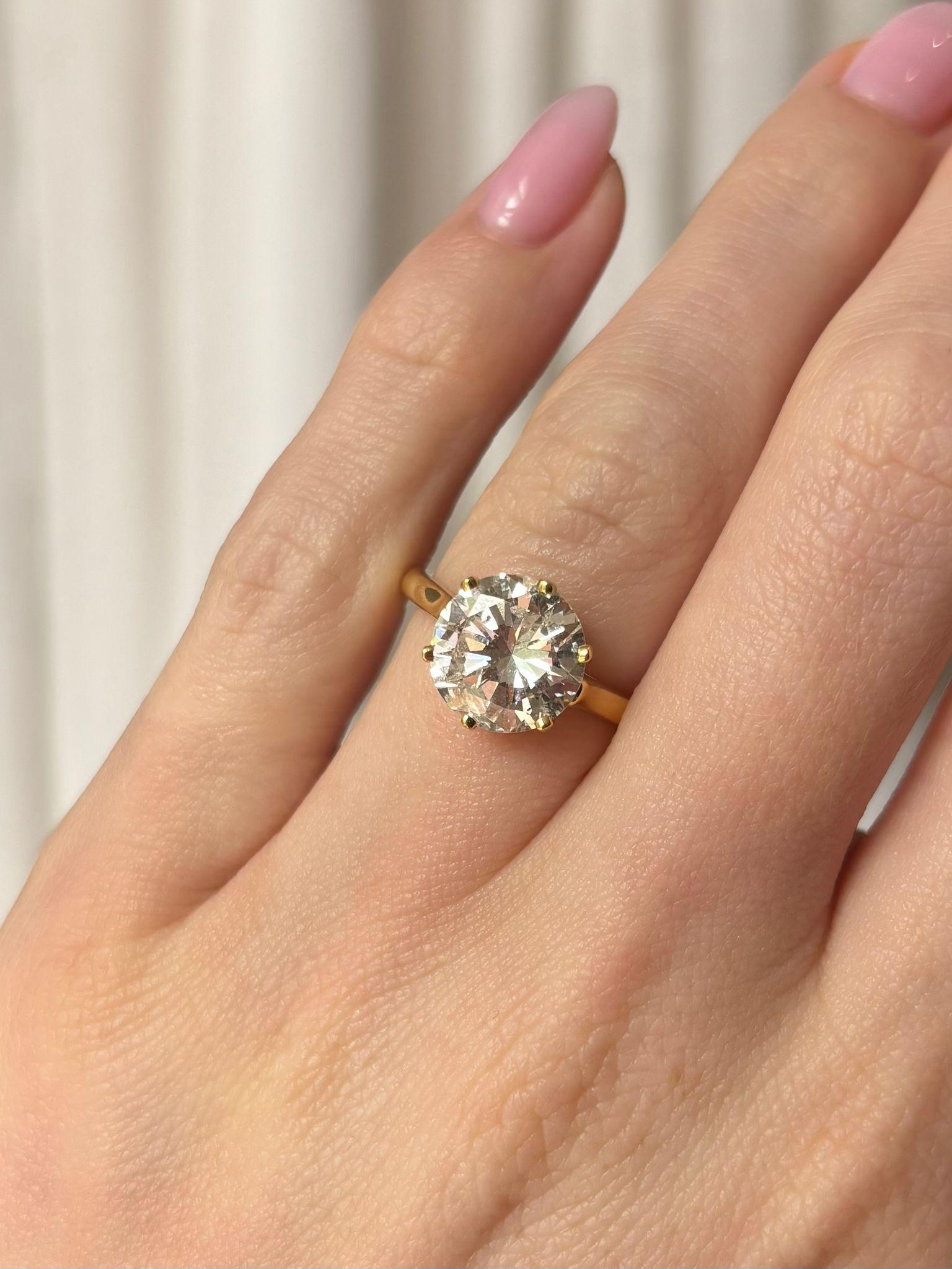Solitär-Ring aus 18 Karat Gold mit zertifiziertem 3,40 Karat rundem Diamanten im Brillantschliff im Angebot 3