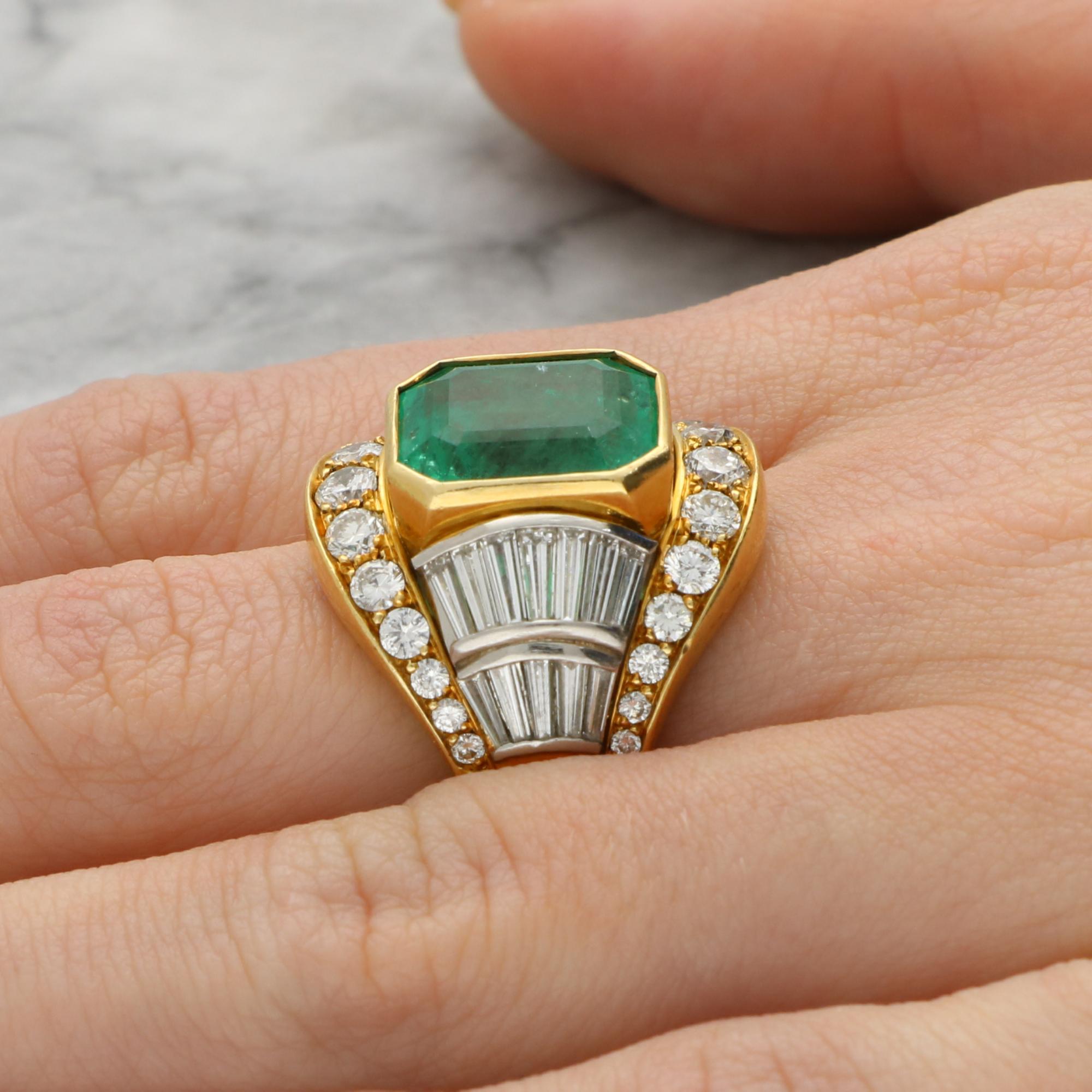 Emerald Cut Vintage Certified 7.20ct Colombian Emerald and Diamond Ring in 18k Yellow Gold For Sale