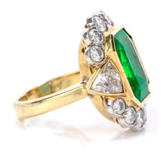 Vintage Certified Colombian Emerald Diamond 18 Karat Gold Platinum Cocktail Ring