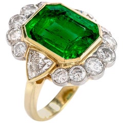Vintage Certified Colombian Emerald Diamond 18 Karat Gold Platinum Cocktail Ring