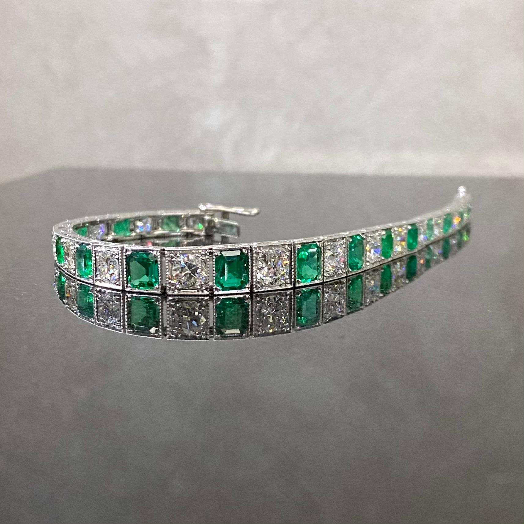 Art Deco Vintage Certified Colombian Emerald Diamond Bracelet Platinum White Gold 1990s For Sale