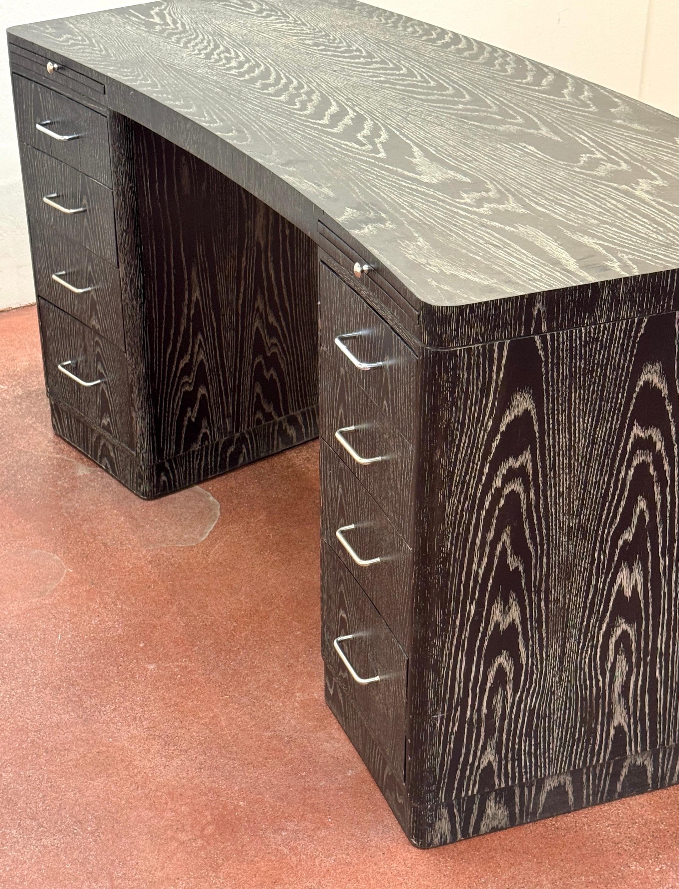 Bureau de direction vintage en Oak Oak, dans le style de James Mont en vente 9